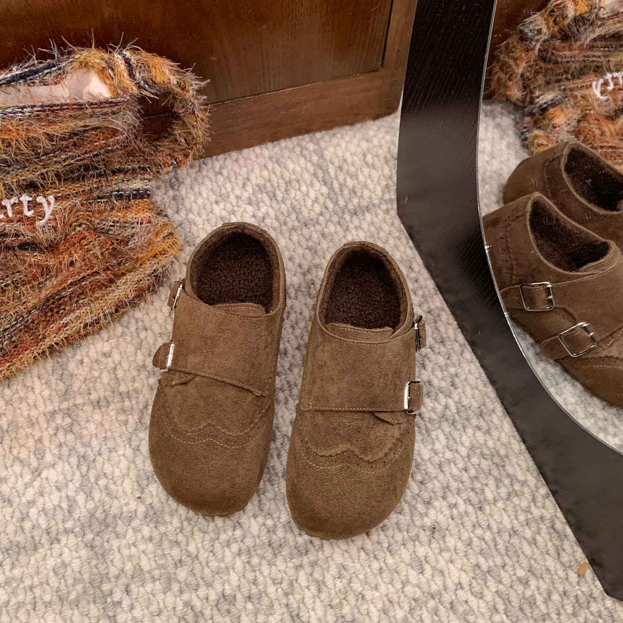 Damen komfortable Clogs aus weichem Wildleder mit modischem Schnallenverschluss Heidi Mode - Image 4