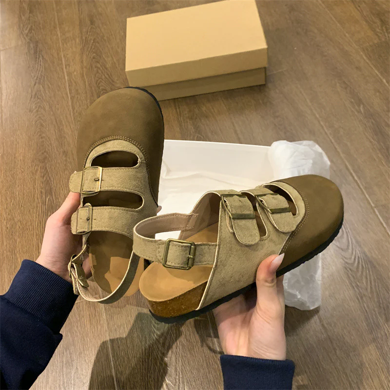 Damen Komfortable Clogs mit dekorativen Riemen und atmungsaktiver Sohle Heidi Mode - Image 7