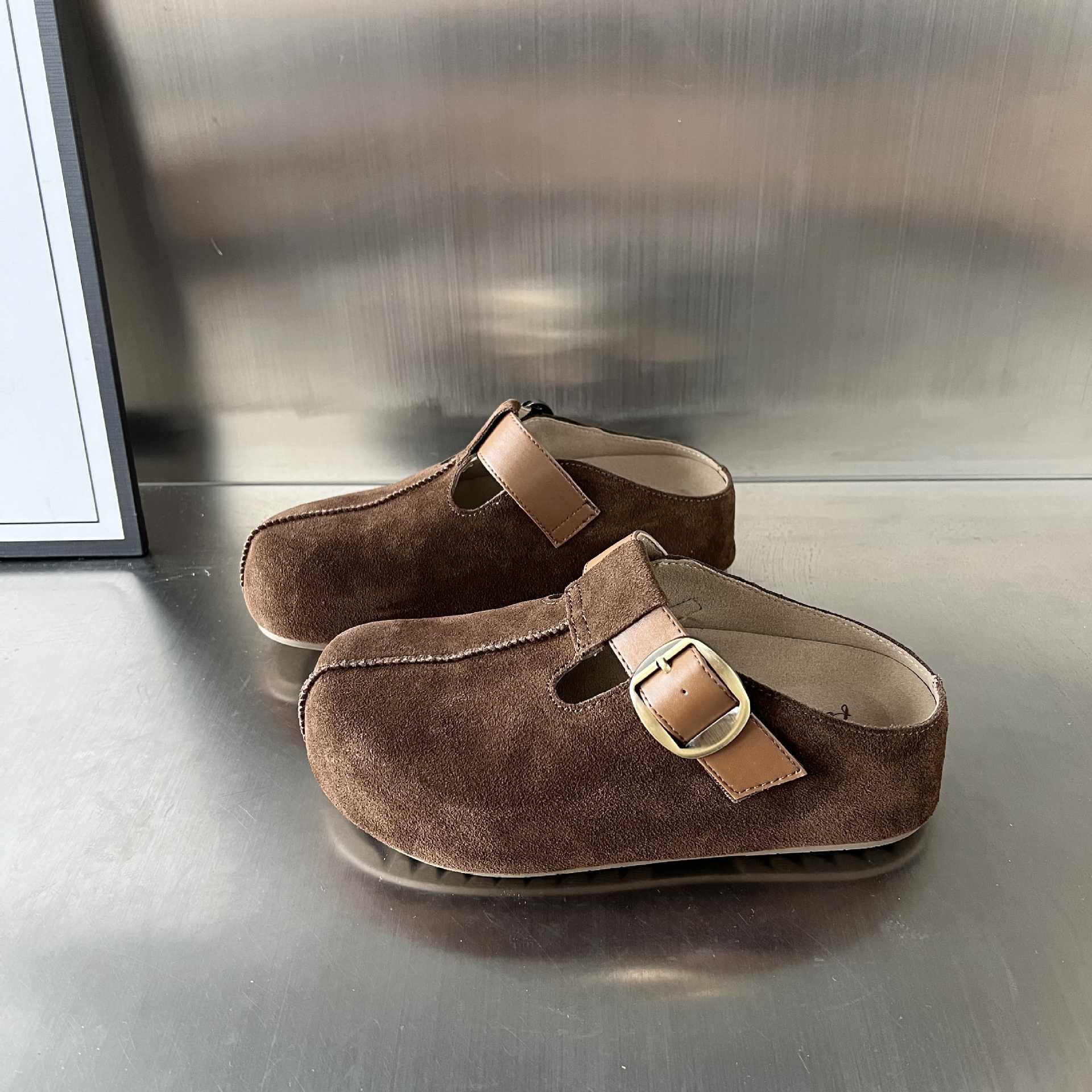 Damen Komfortable Clogs mit elegantem Schnallenverschluss aus feinem Wildleder Heidi Mode - Image 7