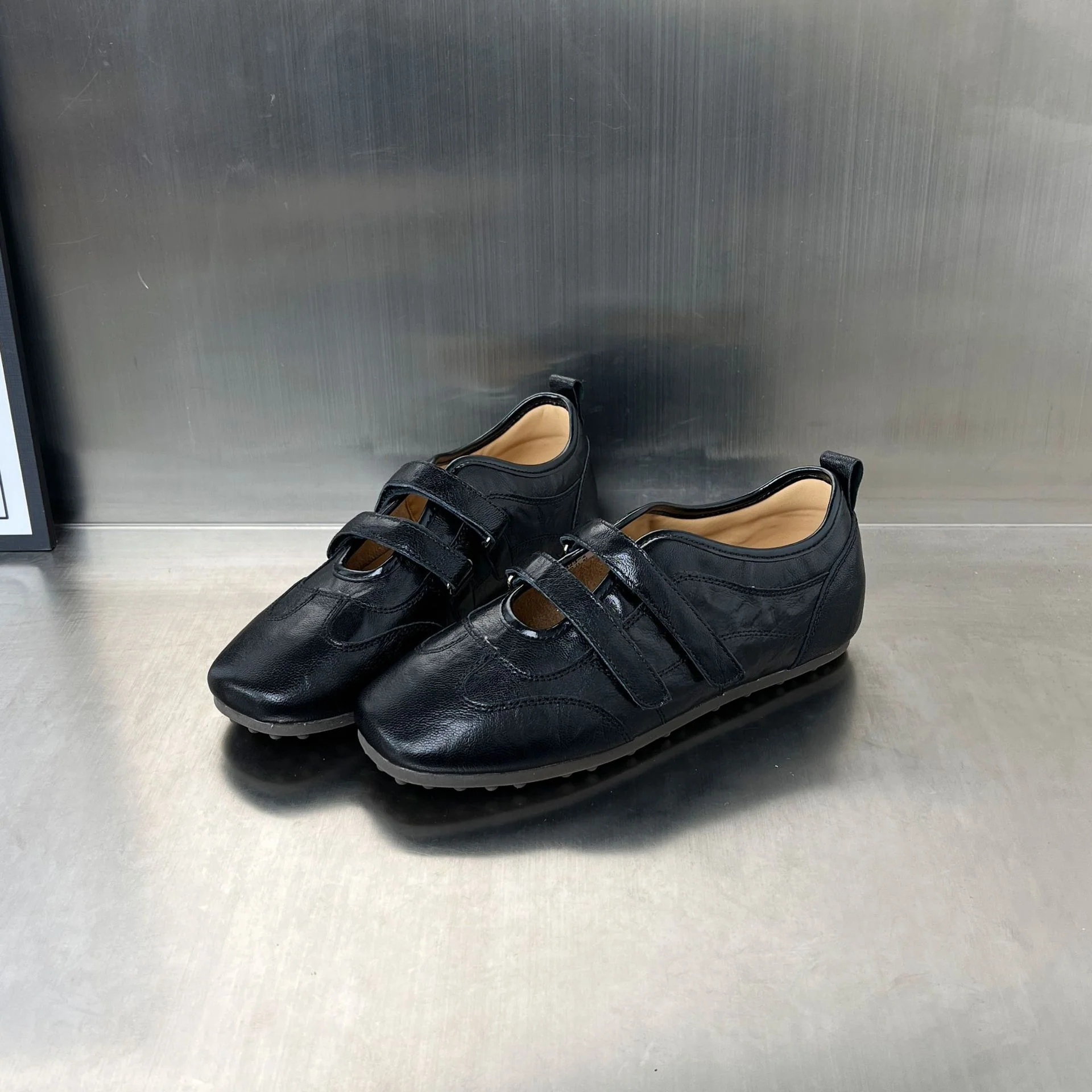 Damen Komfortable Clogs mit verstellbarem Klettverschluss und weichem Innenfutter Heidi Mode - Image 2