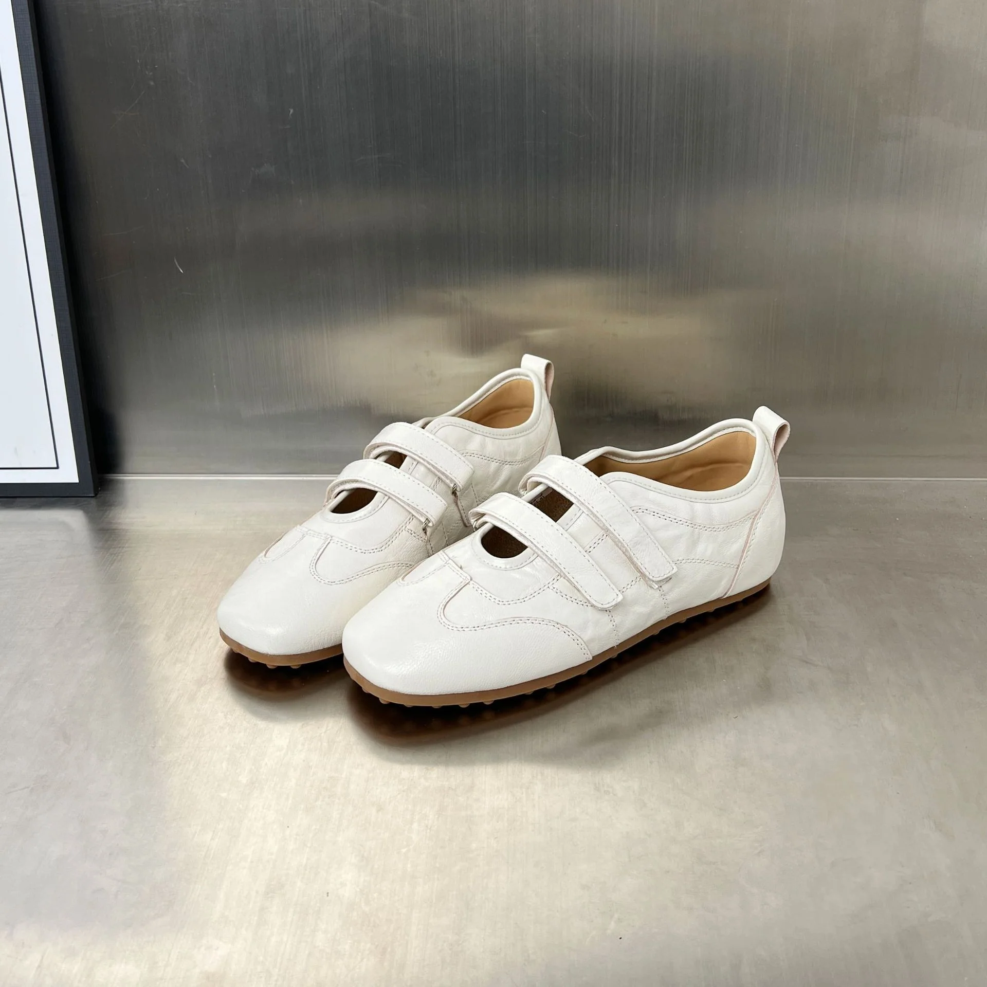 Damen Komfortable Clogs mit verstellbarem Klettverschluss und weichem Innenfutter Heidi Mode - Image 6