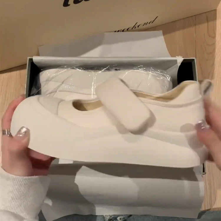 Damen Komfortable Clogs mit verstellbarem Riemen und gepolsterter Innensohle Heidi Mode - Image 2