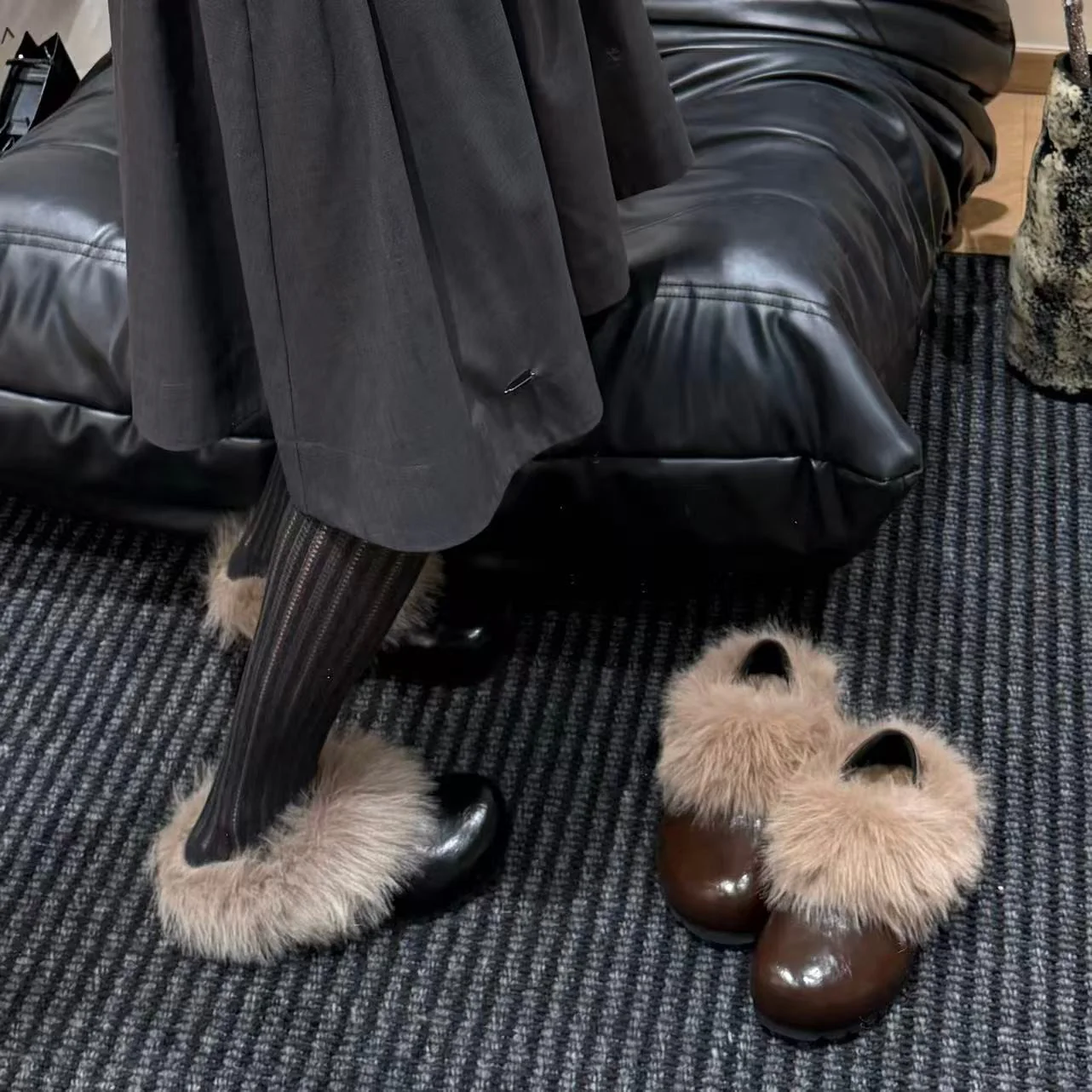 Damen Komfortable Clogs mit warmem Fellkragen und rutschfester Sohle Heidi Mode - Image 2