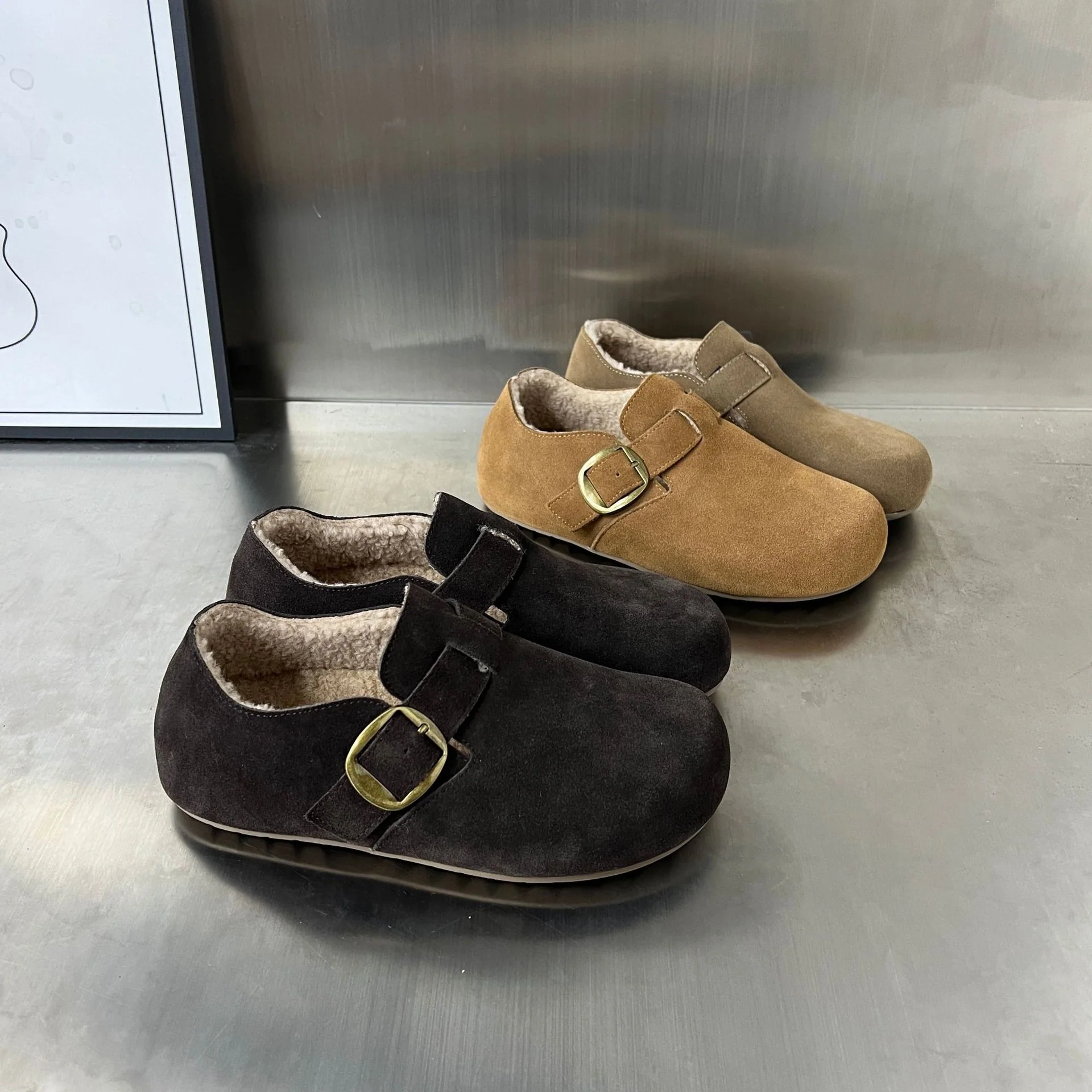 Damen Komfortable Clogs mit weichem Innenfutter und innovativem Schnallenverschluss Heidi Mode - Image 3