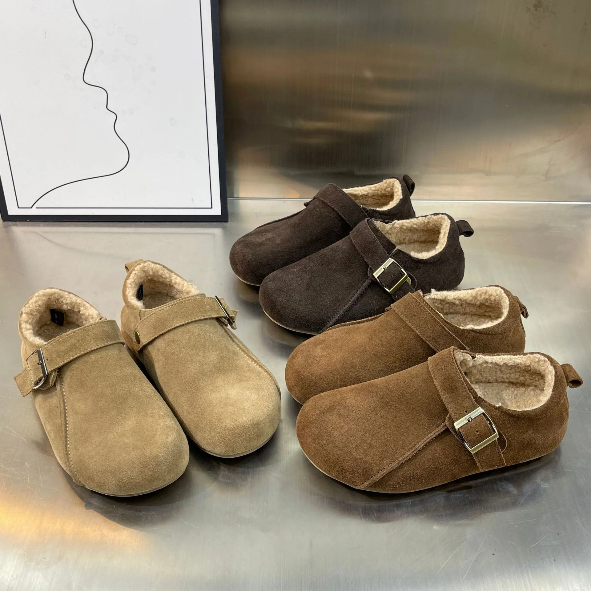 Damen Komfortable Clogs mit weichem Innenfutter und praktischem Schnallenverschluss Heidi Mode - Image 4