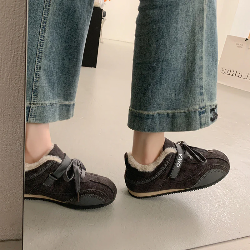 Damen Komfortable Fleece-Sneaker mit verstellbarem Riemen und kuscheligem Innenfutter Heidi Mode - Image 7