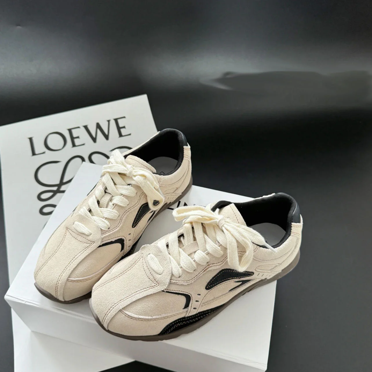 Damen Komfortable Freizeitsneaker mit atmungsaktivem Wildleder-Obermaterial und dämpfender Sohle Heidi Mode - Image 6
