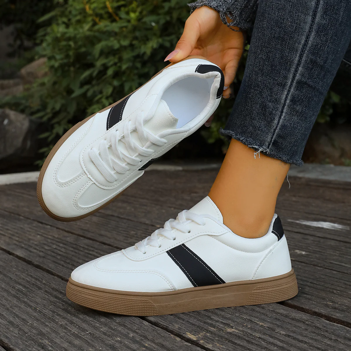Damen Komfortable Freizeitsneaker mit rutschfester Sohle und modischem Design Heidi Mode - Image 2