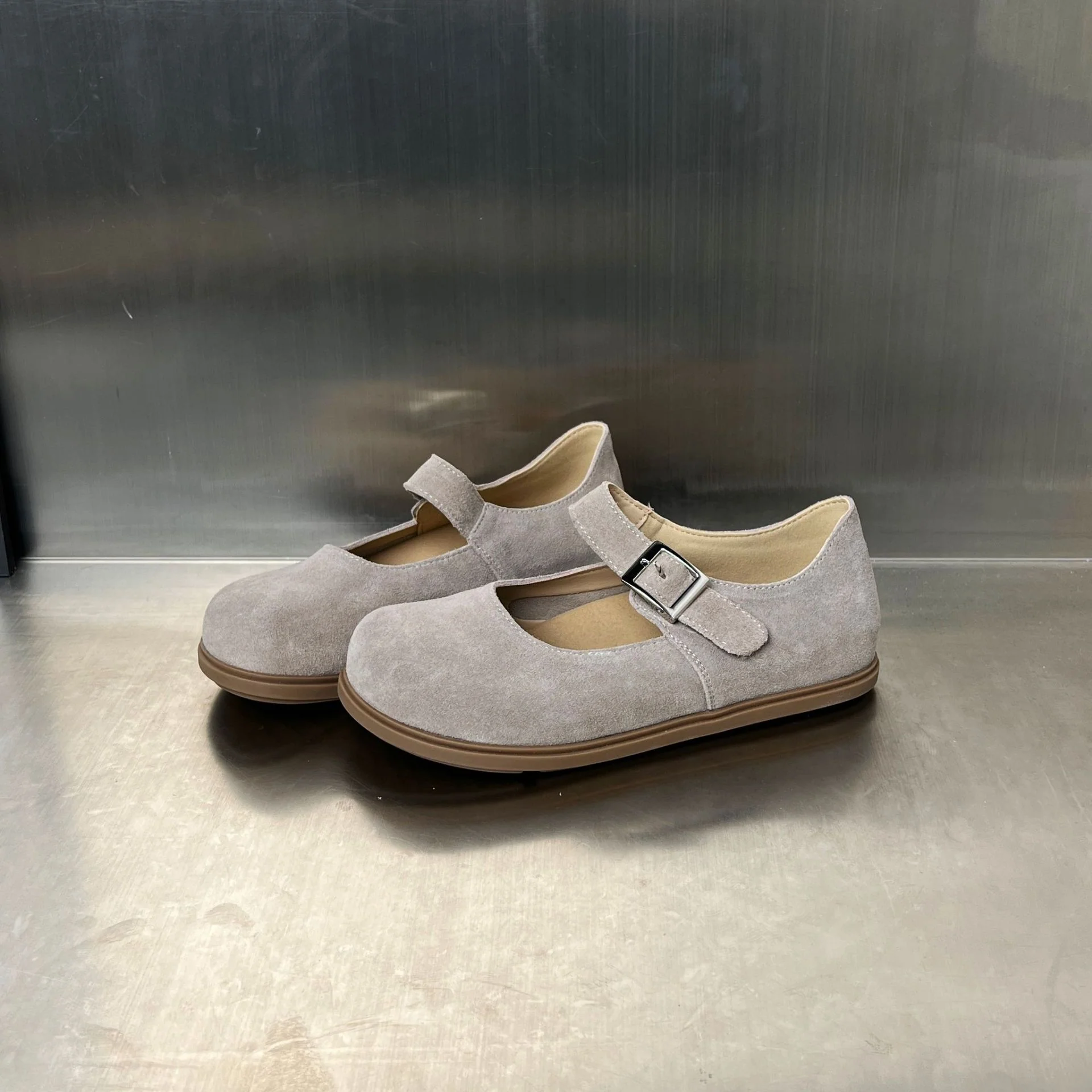 Damen Komfortable Halbschuhe mit verstellbarem Riemen und weichem Wildleder Heidi Mode - Image 6