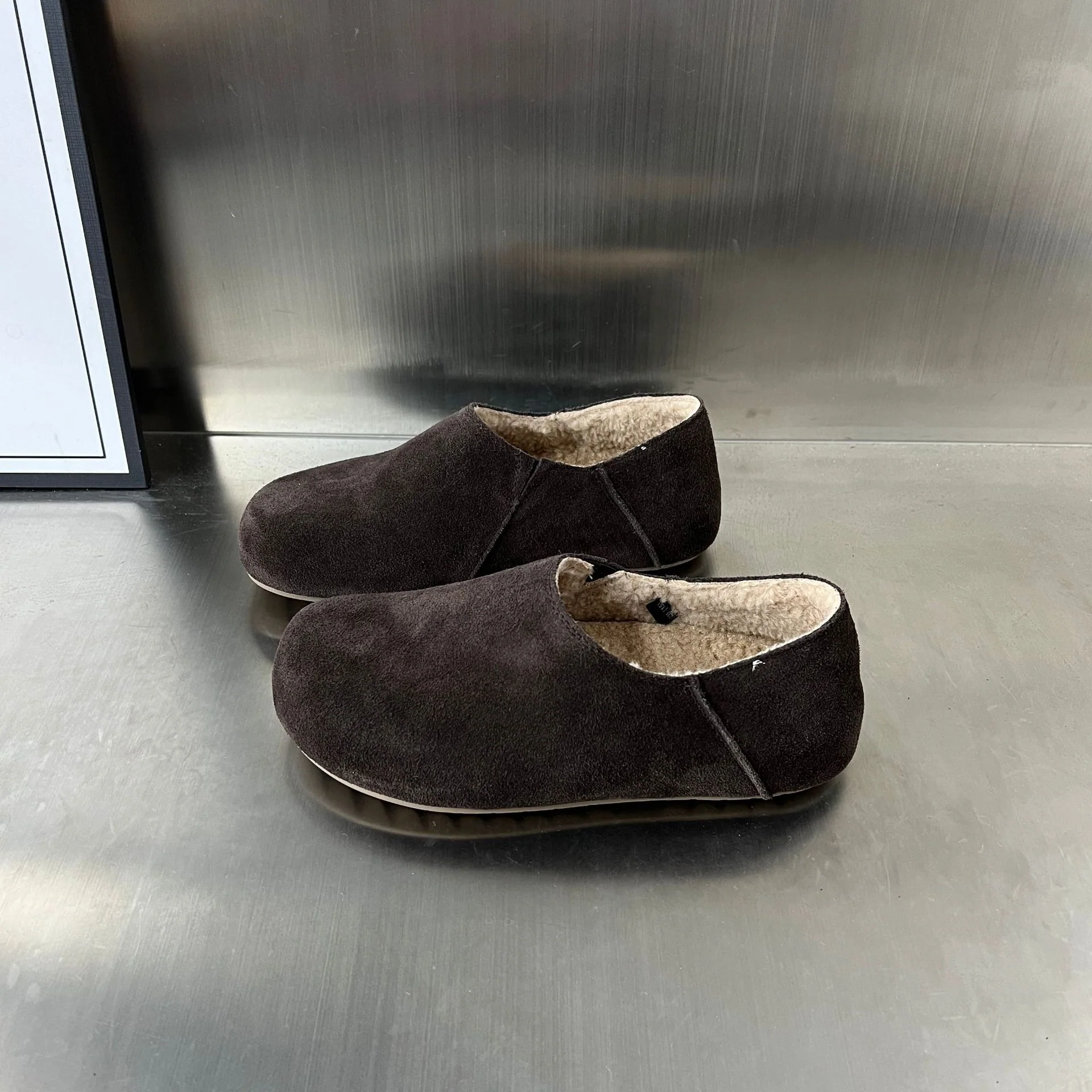Damen Komfortable Hausschuhe aus weichem Wildleder mit kuscheligem Innenfutter Heidi Mode - Image 2