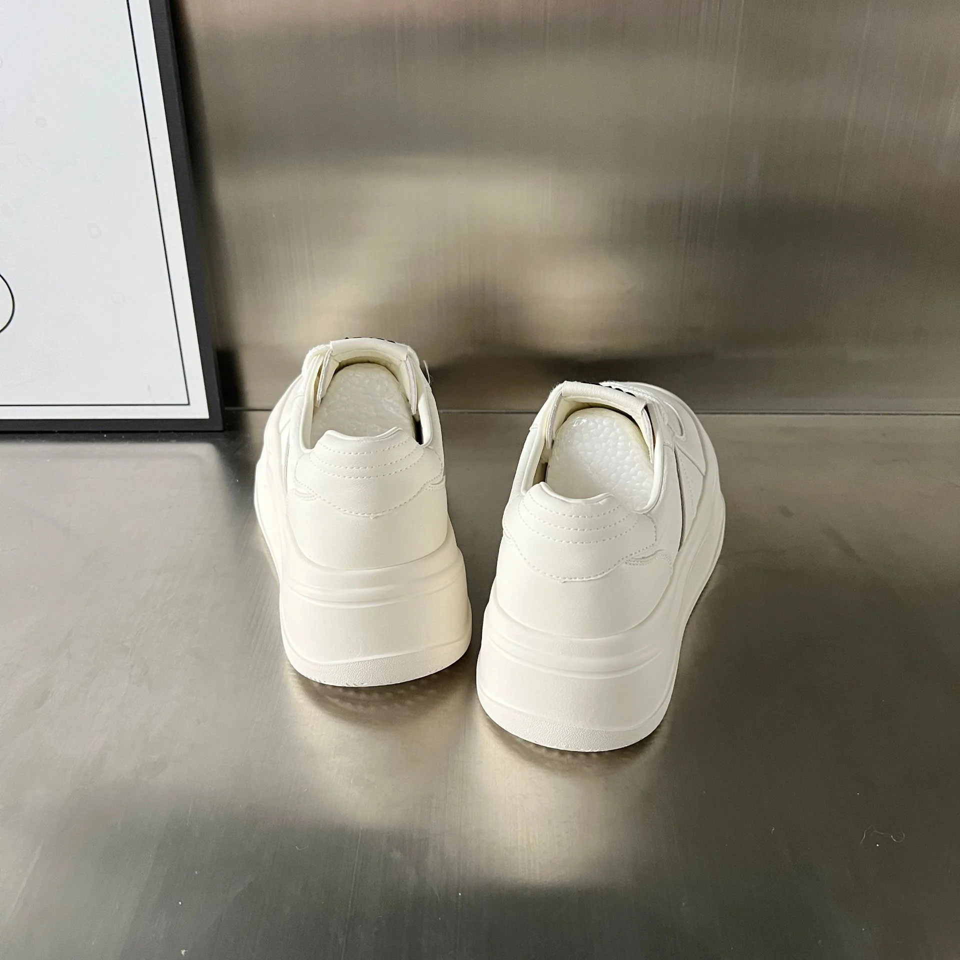 Damen Komfortable Plateau Sneakers mit atmungsaktivem Obermaterial und rutschfester Sohle Heidi Mode - Image 4