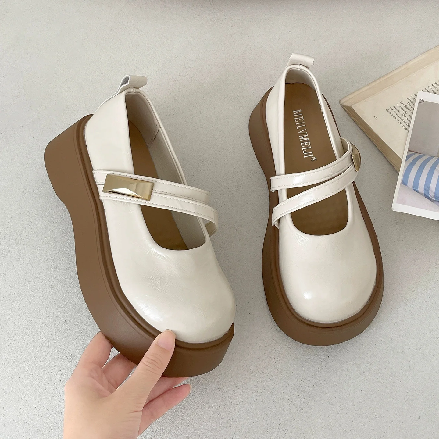 Damen Komfortable Riemchen-Lederschuhe mit modischen Akzenten Heidi Mode - Image 6