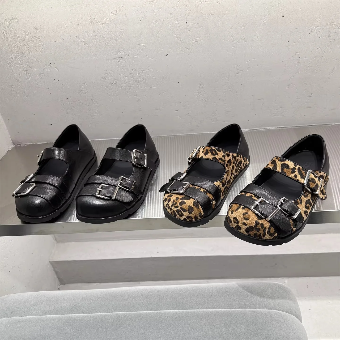 Damen Komfortable Sandalen mit praktischen Schnallen und robustem Fußbett Heidi Mode