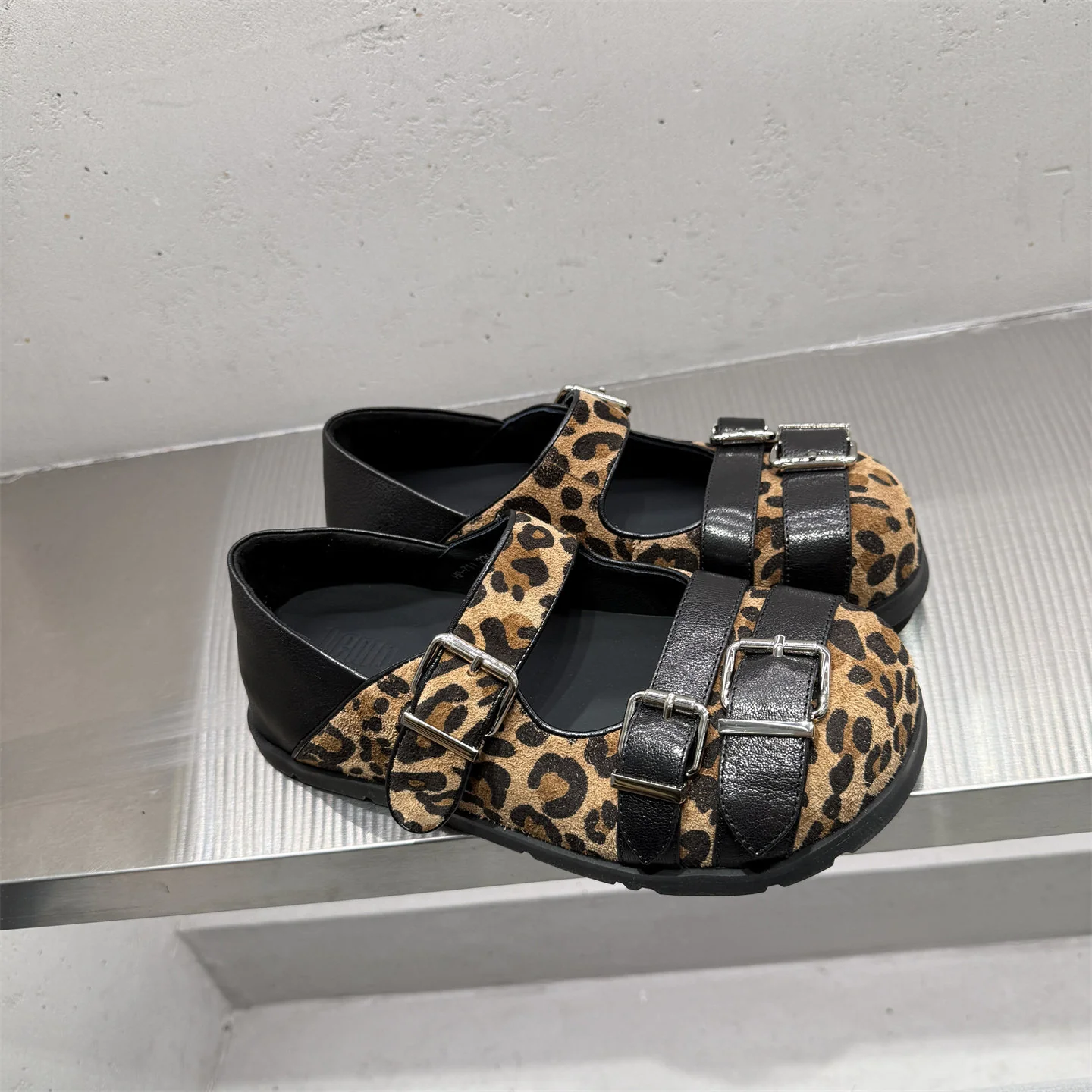 Damen Komfortable Sandalen mit praktischen Schnallen und robustem Fußbett Heidi Mode - Image 6