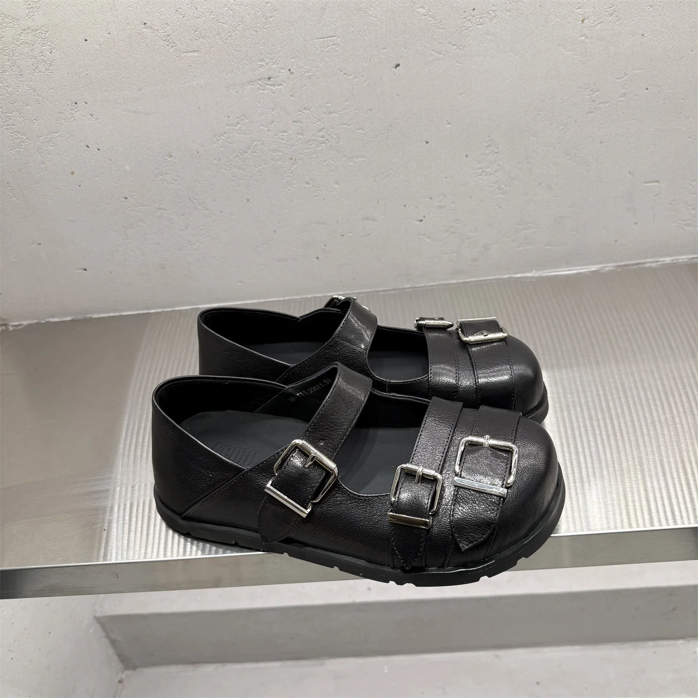 Damen Komfortable Sandalen mit praktischen Schnallen und robustem Fußbett Heidi Mode - Image 7