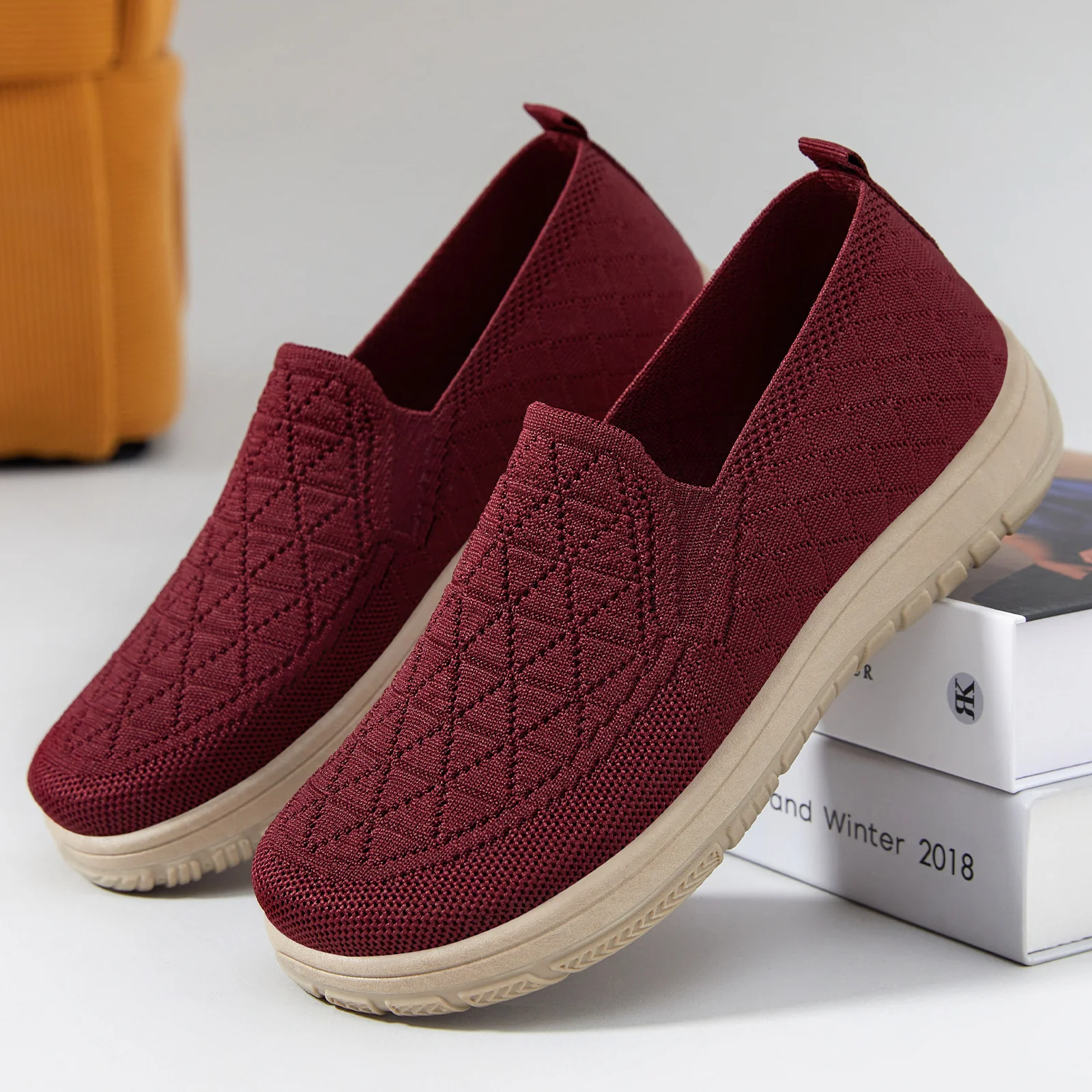 Damen Komfortable Slip-On Freizeitschuhe mit atmungsaktivem Strickdesign Heidi Mode - Image 2