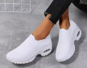 Damen Komfortable Slip-On Freizeitschuhe mit atmungsaktiver Strickoberfläche Heidi Mode - Image 10