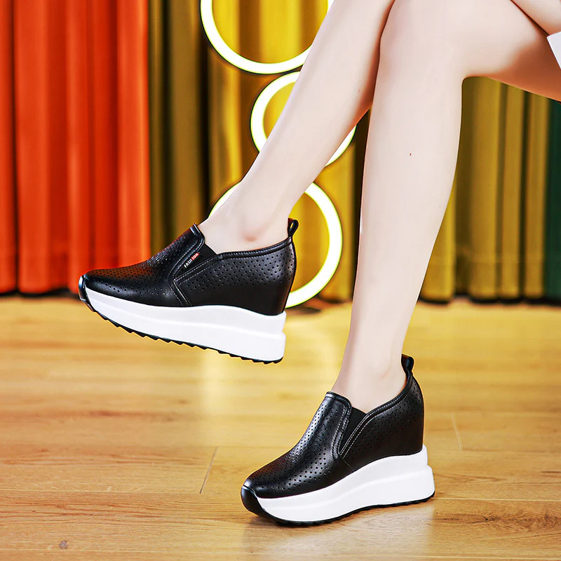 Damen Komfortable Slip-On Sneakers mit luftiger Oberflächenstruktur und rutschfester Sohle Heidi Mode - Image 3