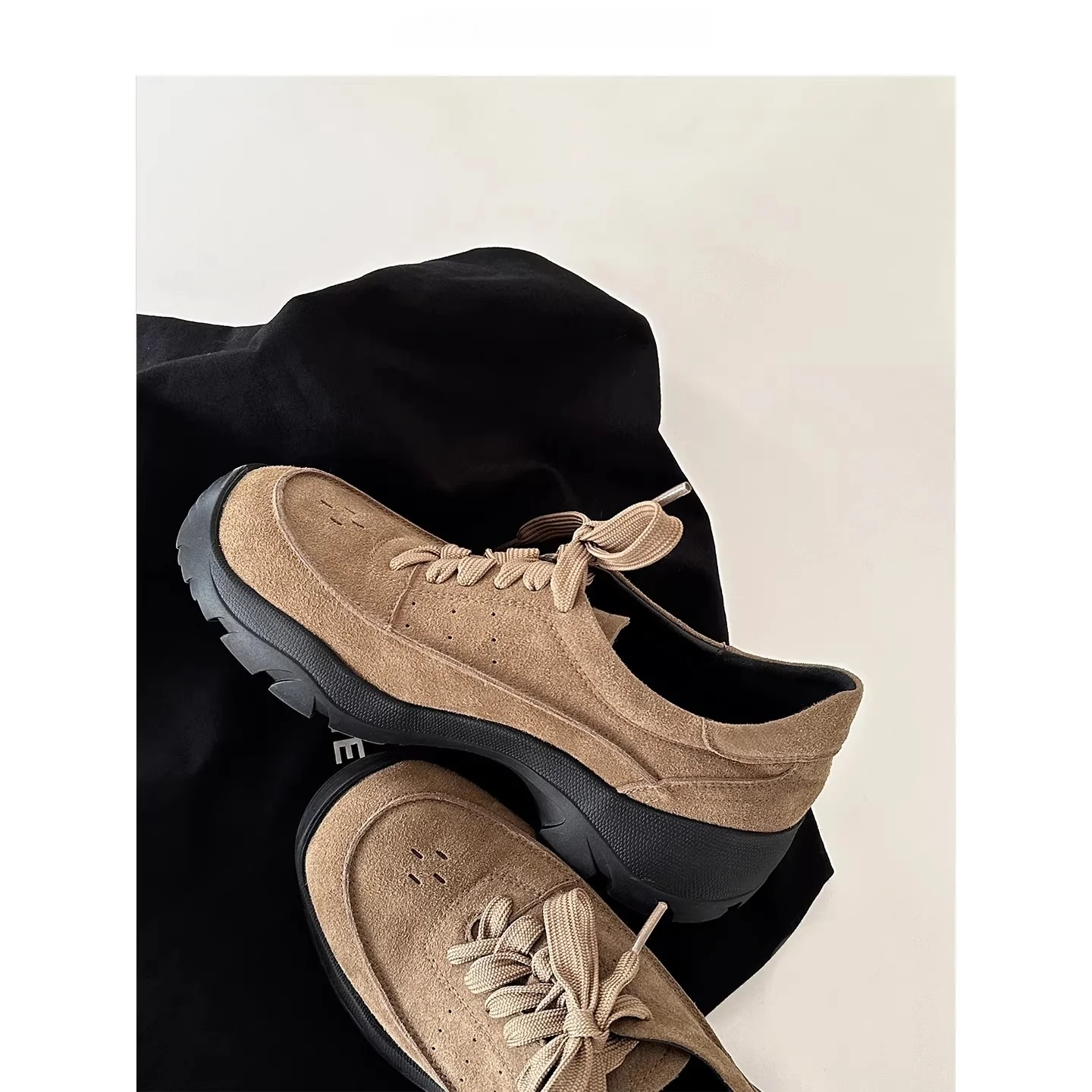 Damen Komfortable Sneaker mit gepolsterter Innensohle und trendiger Schnürung Heidi Mode - Image 7