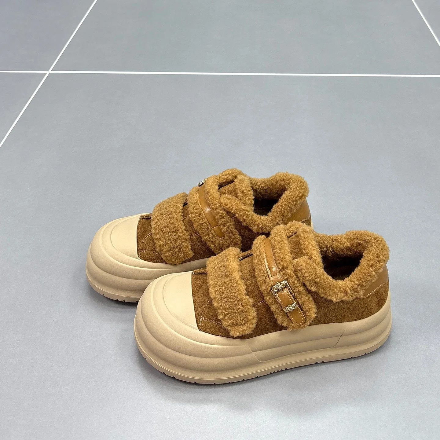 Damen Komfortable Sneaker mit kuscheligem Fleece-Futter und praktischen Klettverschlüssen Heidi Mode - Image 6