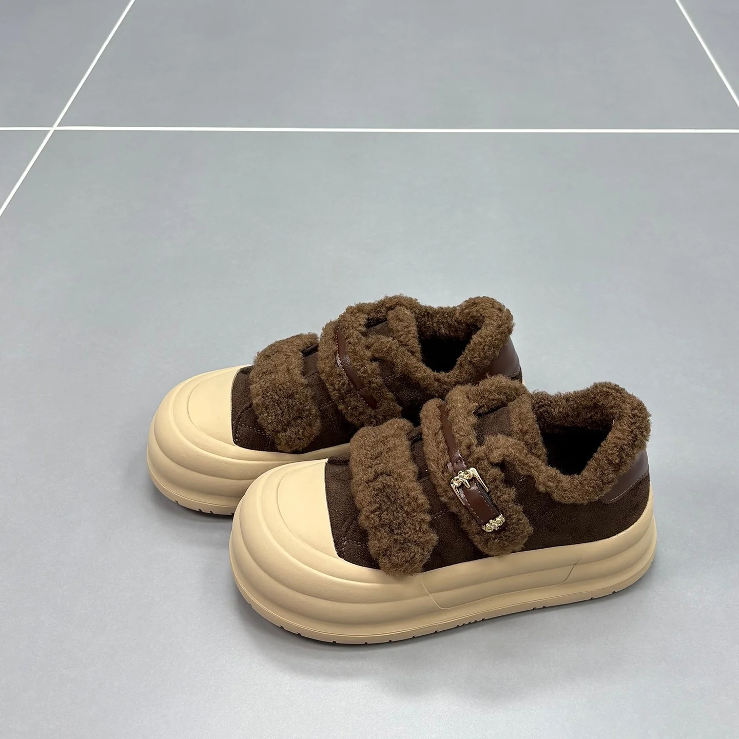 Damen Komfortable Sneaker mit kuscheligem Fleece-Futter und praktischen Klettverschlüssen Heidi Mode - Image 7