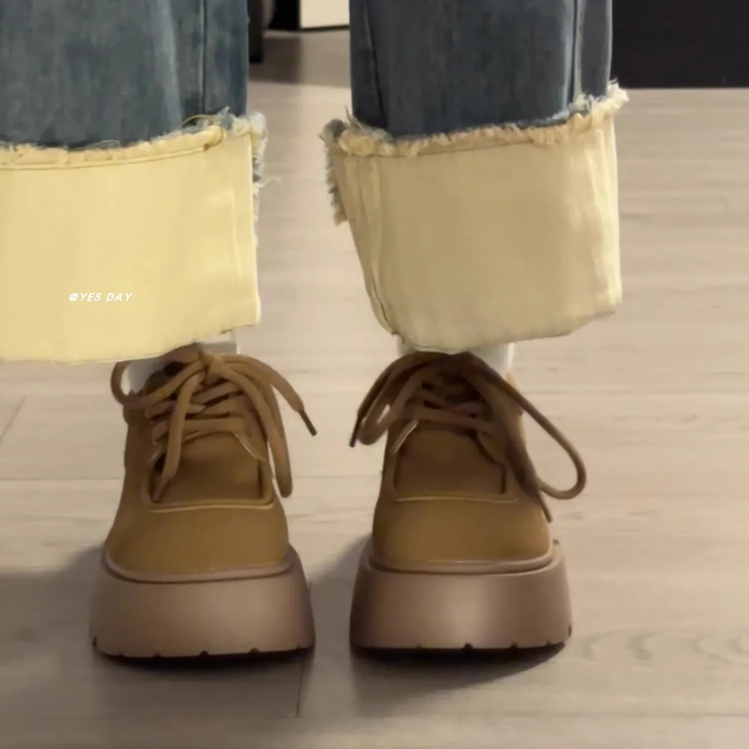 Damen Komfortable Sneaker mit modernem Design und extraleichter Sohle Heidi Mode - Image 2