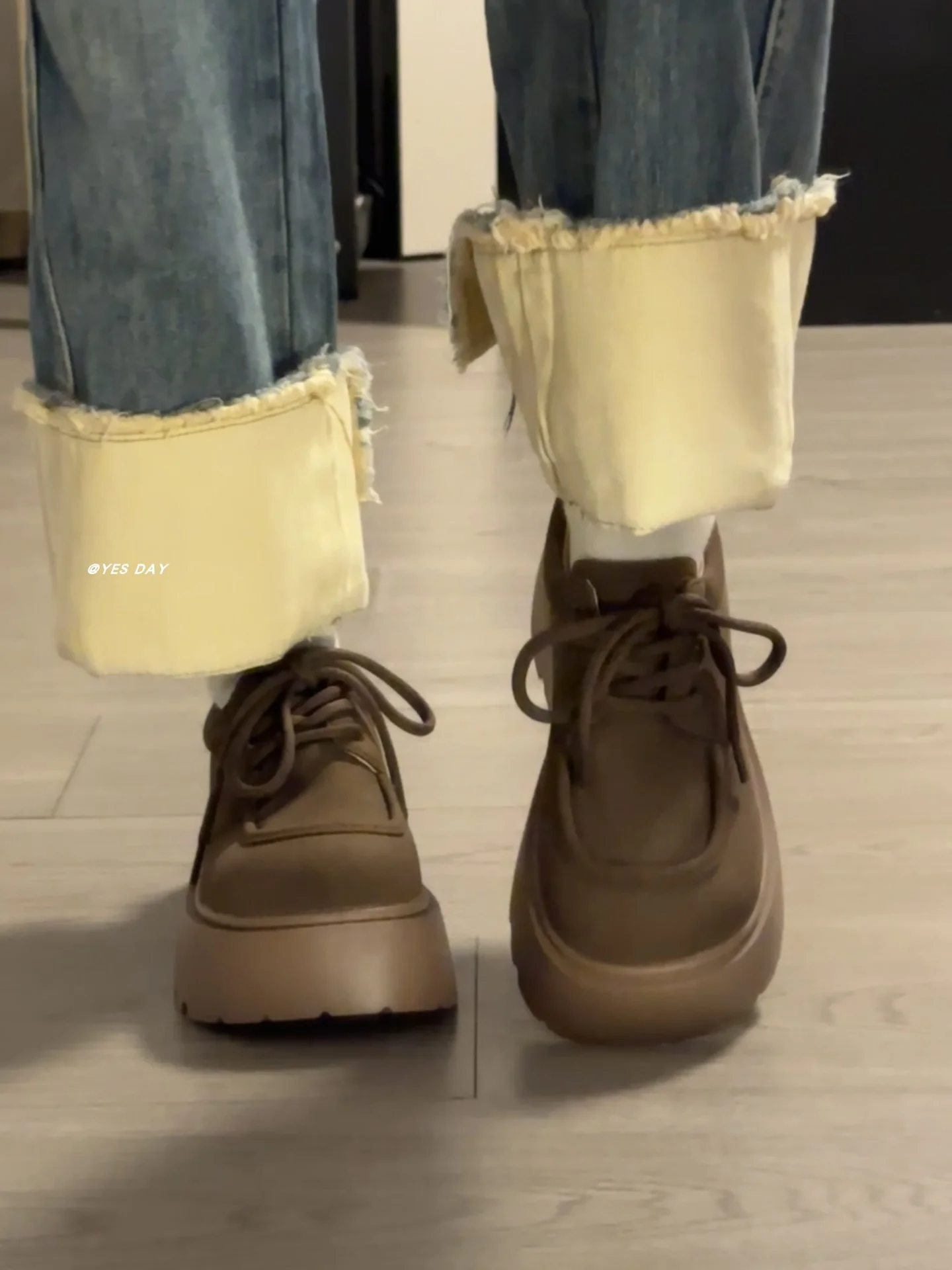 Damen Komfortable Sneaker mit modernem Design und extraleichter Sohle Heidi Mode - Image 7