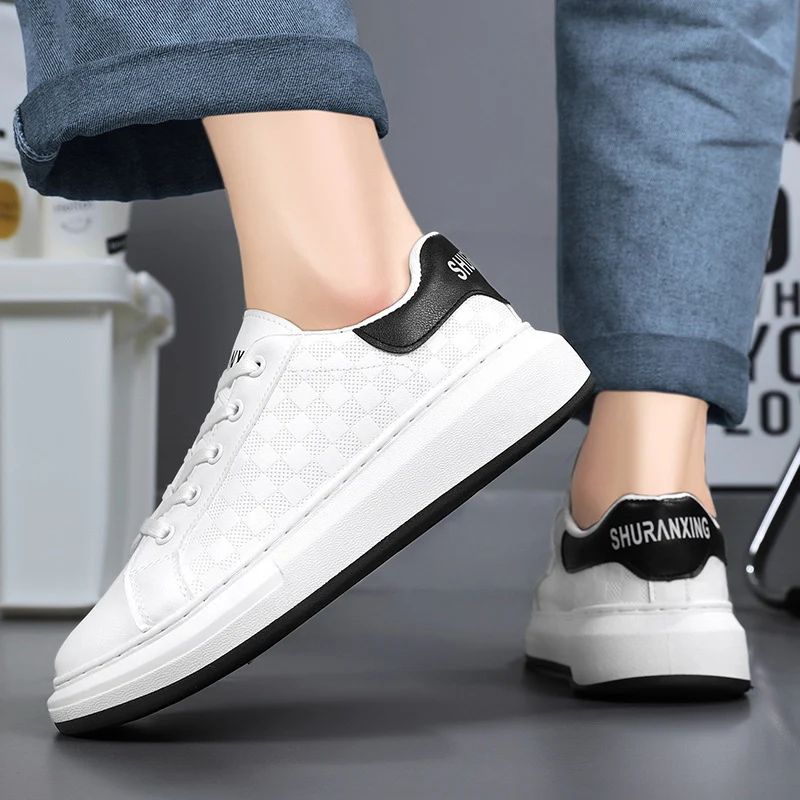 Damen Komfortable Sneaker mit schickem Karomuster und flexibler Laufsohle Heidi Mode - Image 4
