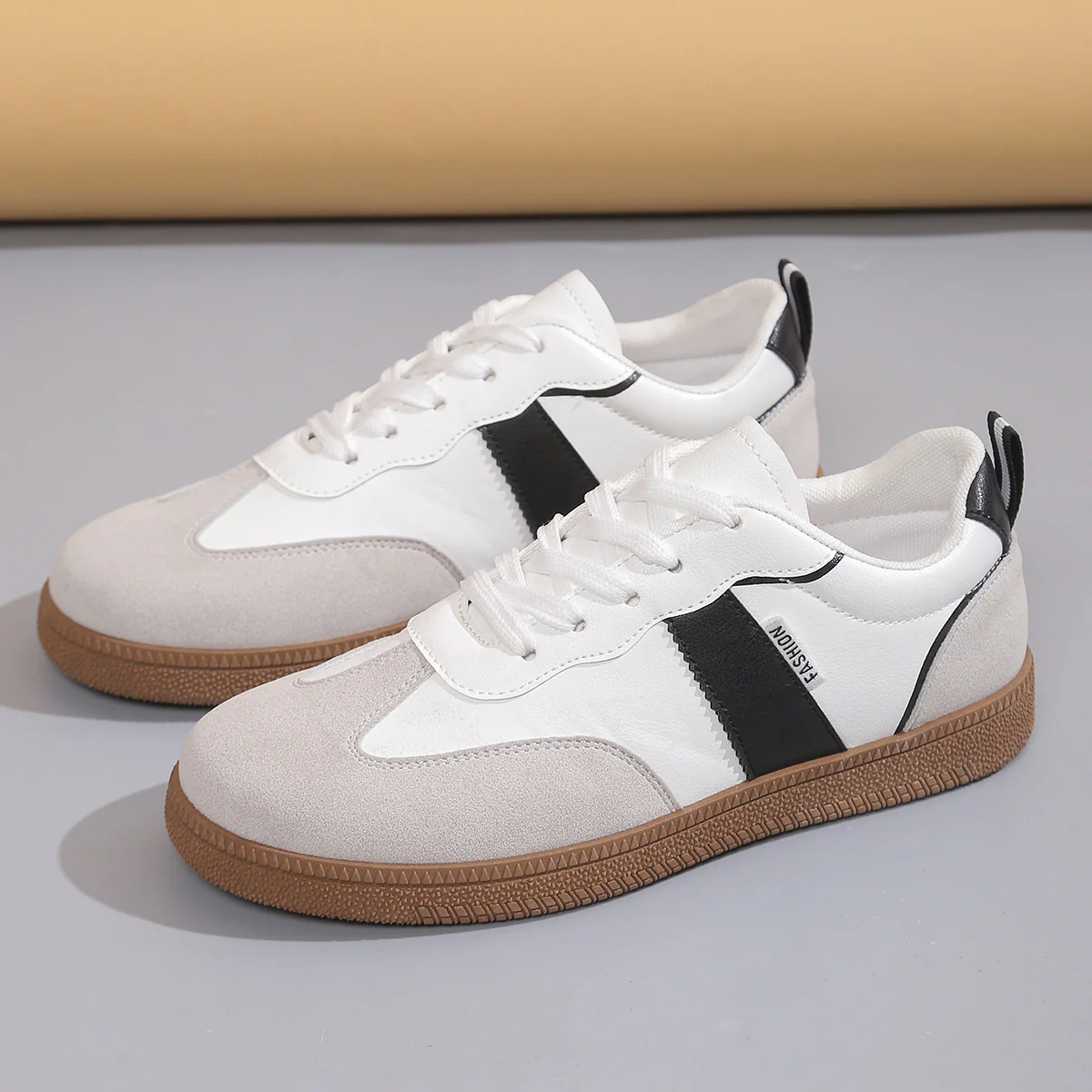 Damen Komfortable Sneaker mit strukturiertem Obermaterial und atmungsaktiver Sohle Heidi Mode - Image 3