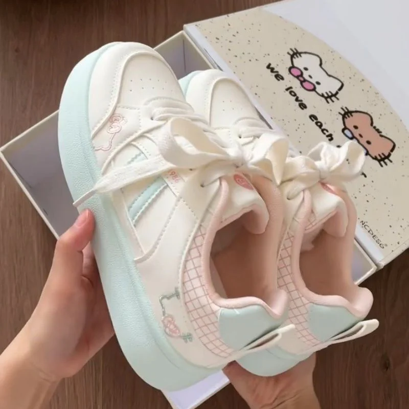 Damen Komfortable Sneaker mit verspieltem Design und hochwertiger Polsterung Heidi Mode - Image 3