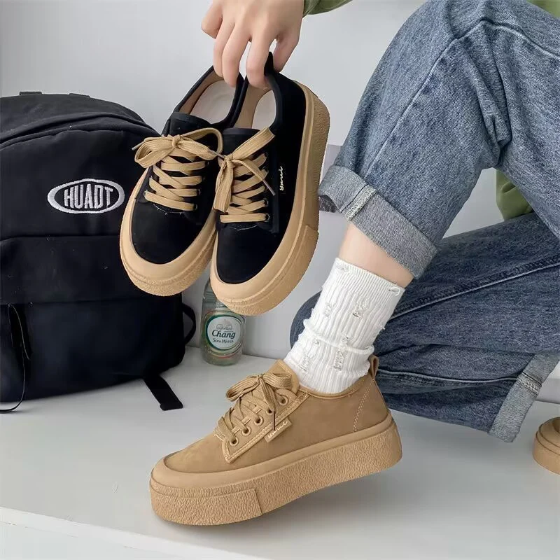 Damen Komfortable Sneakers mit dicker Gummisohle und weichem Wildlederobermaterial Heidi Mode - Image 4