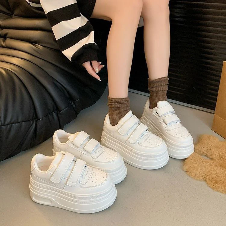 Damen Komfortable Sneakers mit Klettverschluss und trendiger Plateau-Sohle Heidi Mode - Image 4