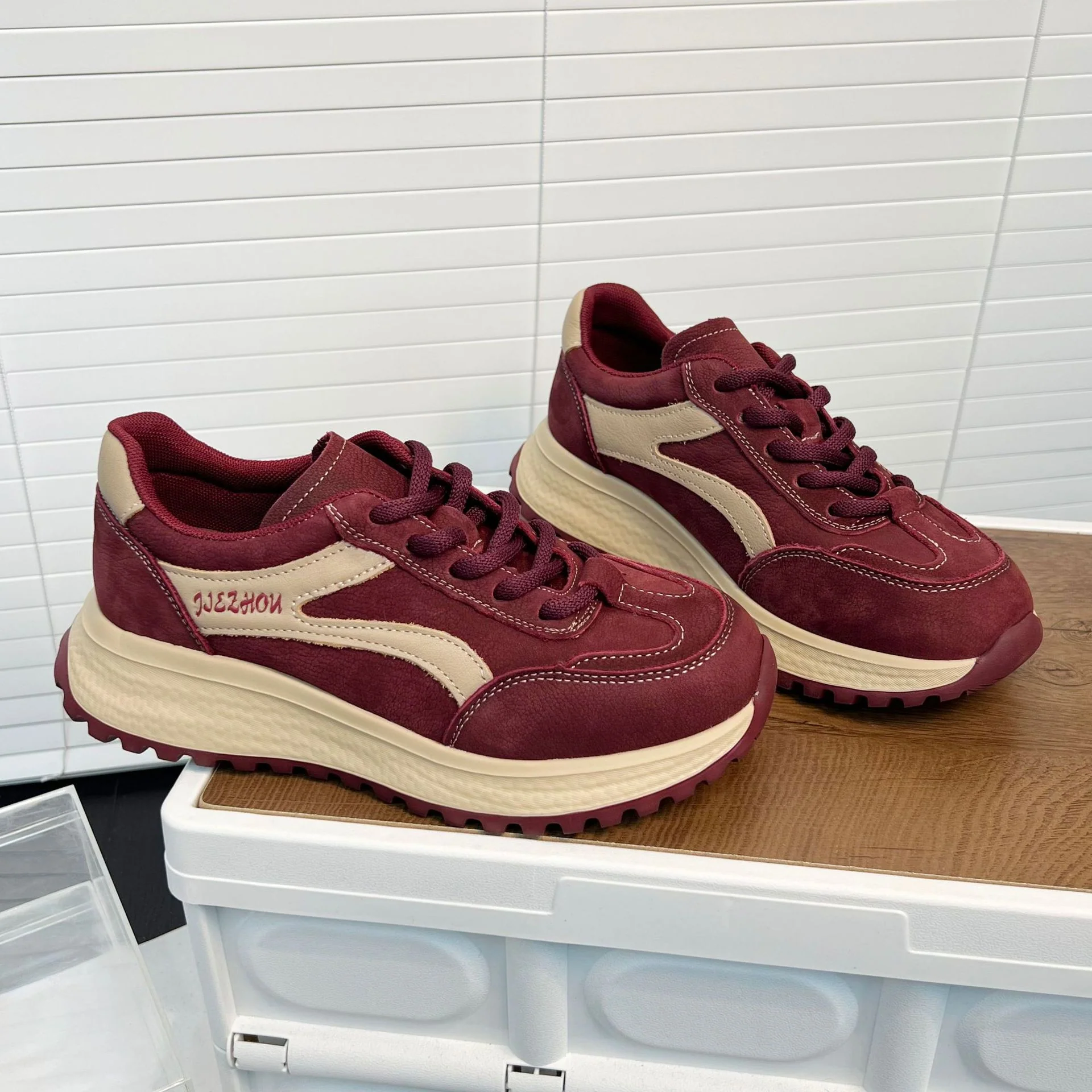 Damen Komfortable Sneakers mit robustem Sohlenprofil und atmungsaktiver Obermaterialstruktur Heidi Mode - Image 4