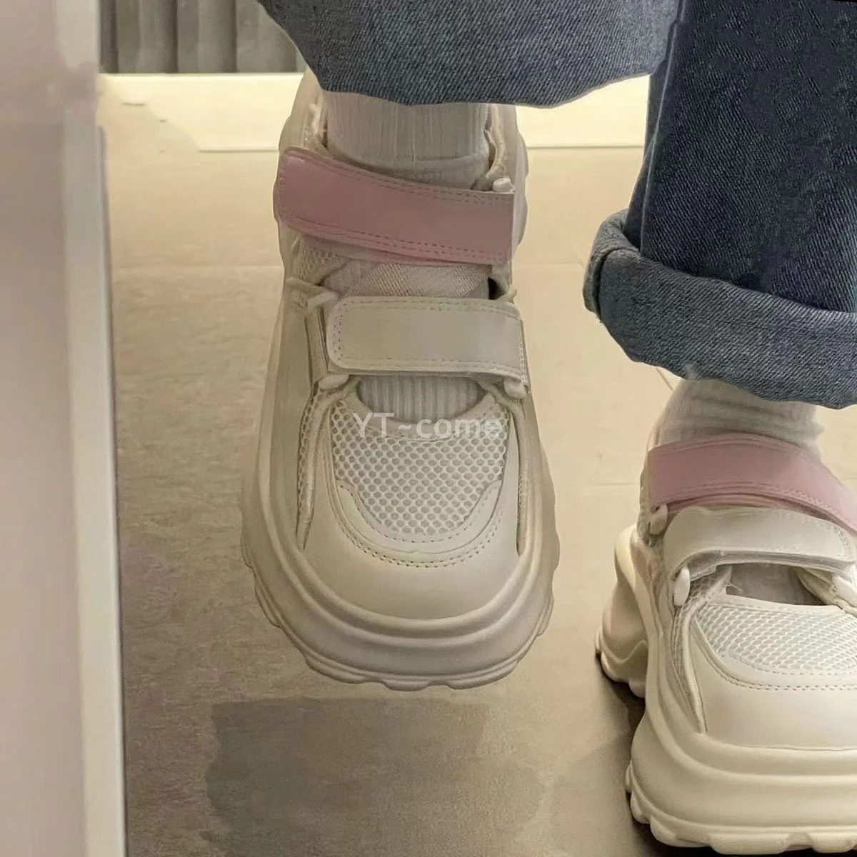 Damen Komfortable Sneakers mit verstellbarem Klettverschluss und atmungsaktivem Obermaterial Heidi Mode - Image 2