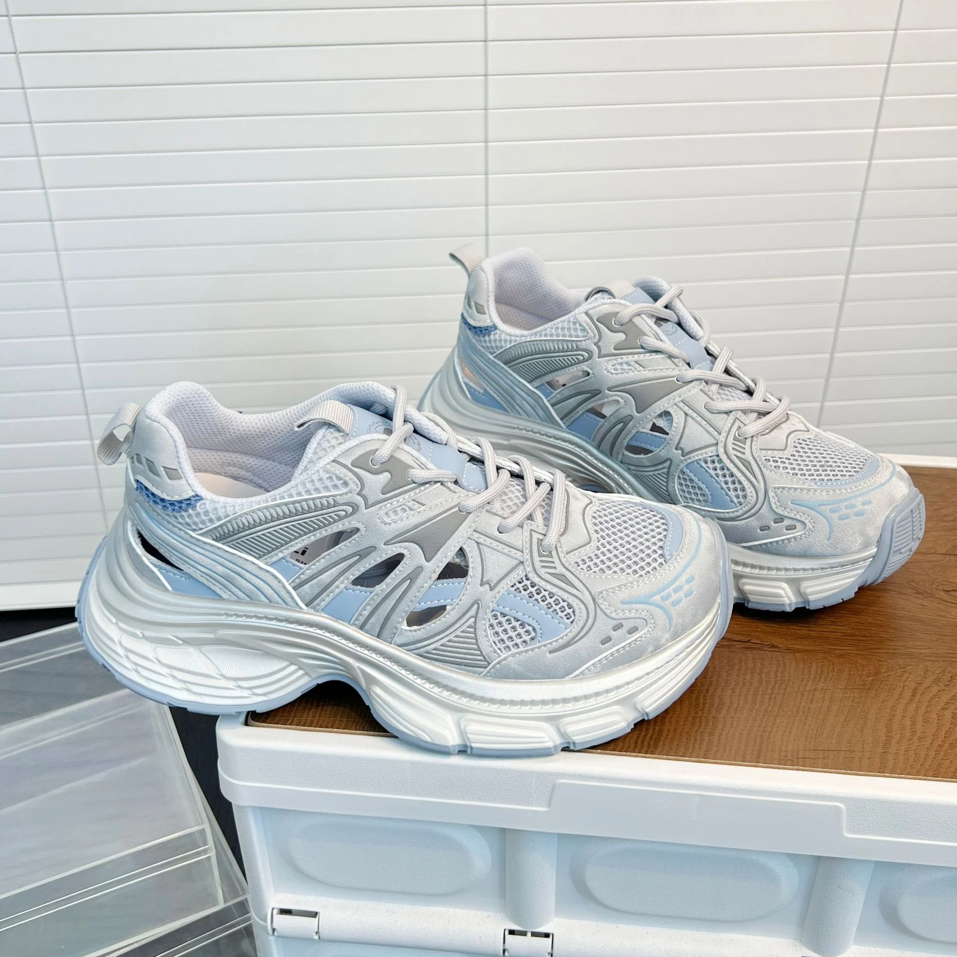 Damen Komfortable und stylische Sneakers mit innovativem Luftpolstersystem Heidi Mode - Image 4