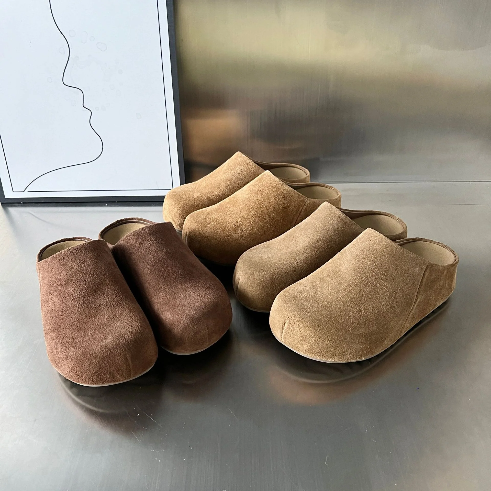 Damen Komfortable Wildleder-Clogs mit anatomischem Fußbett und rutschfester Sohle Heidi Mode - Image 4