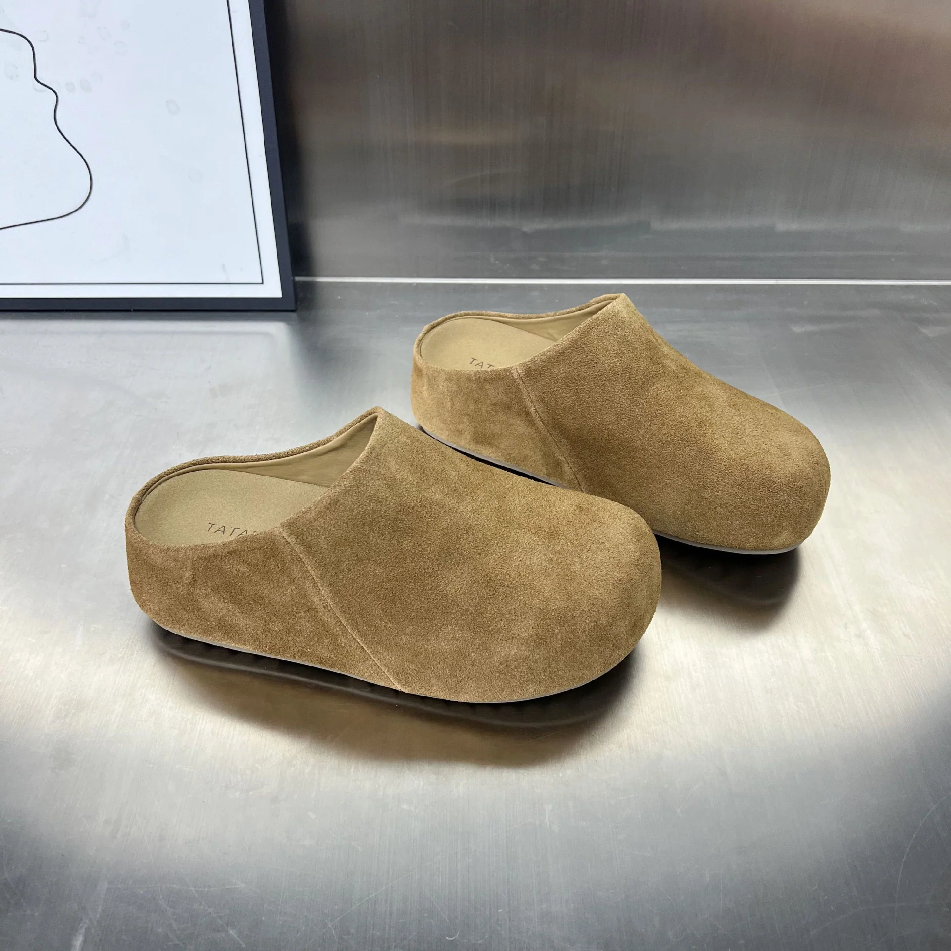 Damen Komfortable Wildleder-Clogs mit anatomischem Fußbett und rutschfester Sohle Heidi Mode - Image 5