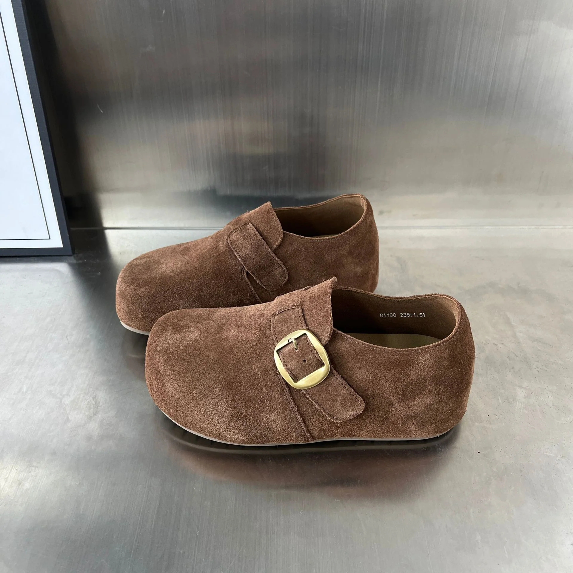 Damen Komfortable Wildleder-Clogs mit modischer Schnallenverzierung Heidi Mode - Image 7