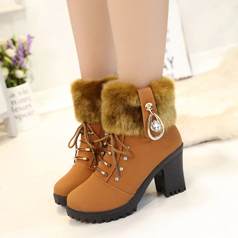 Damen Kunstfellgefütterte Stiefeletten mit eleganten Schnallen und robustem Blockabsatz Heidi Mode - Image 2