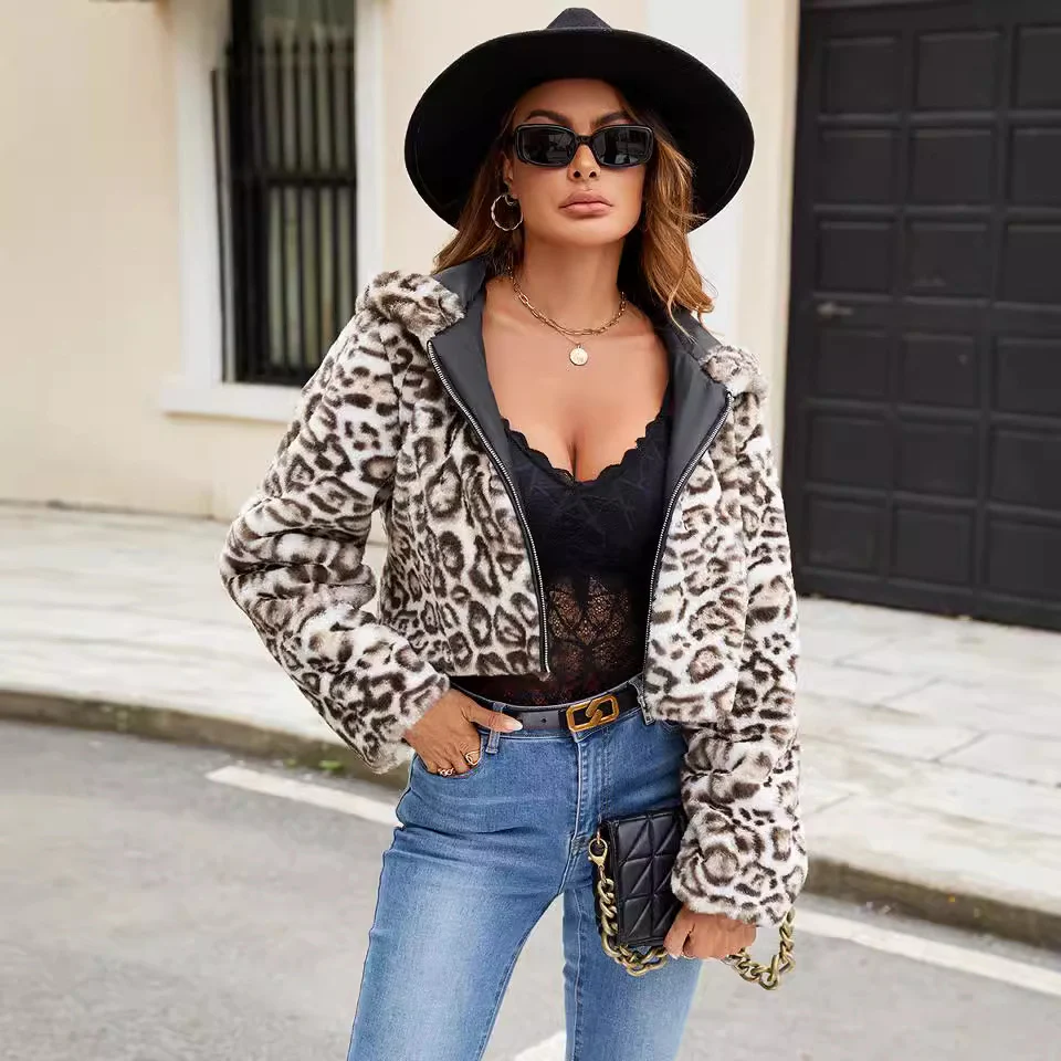 Damen Kunstfelljacke mit kontrastierenden Details und modischem Schnitt Heidi-Mode - Image 3