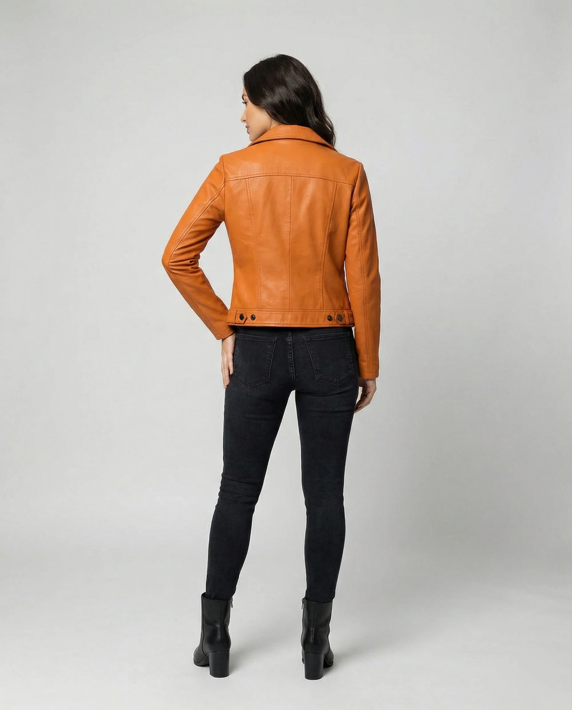 Damen Kunstleder-Bikerjacke mit asymmetrischem Reißverschluss wattierter Innenfütterung und taillierten Abnähern Heidi-Mode - Image 4