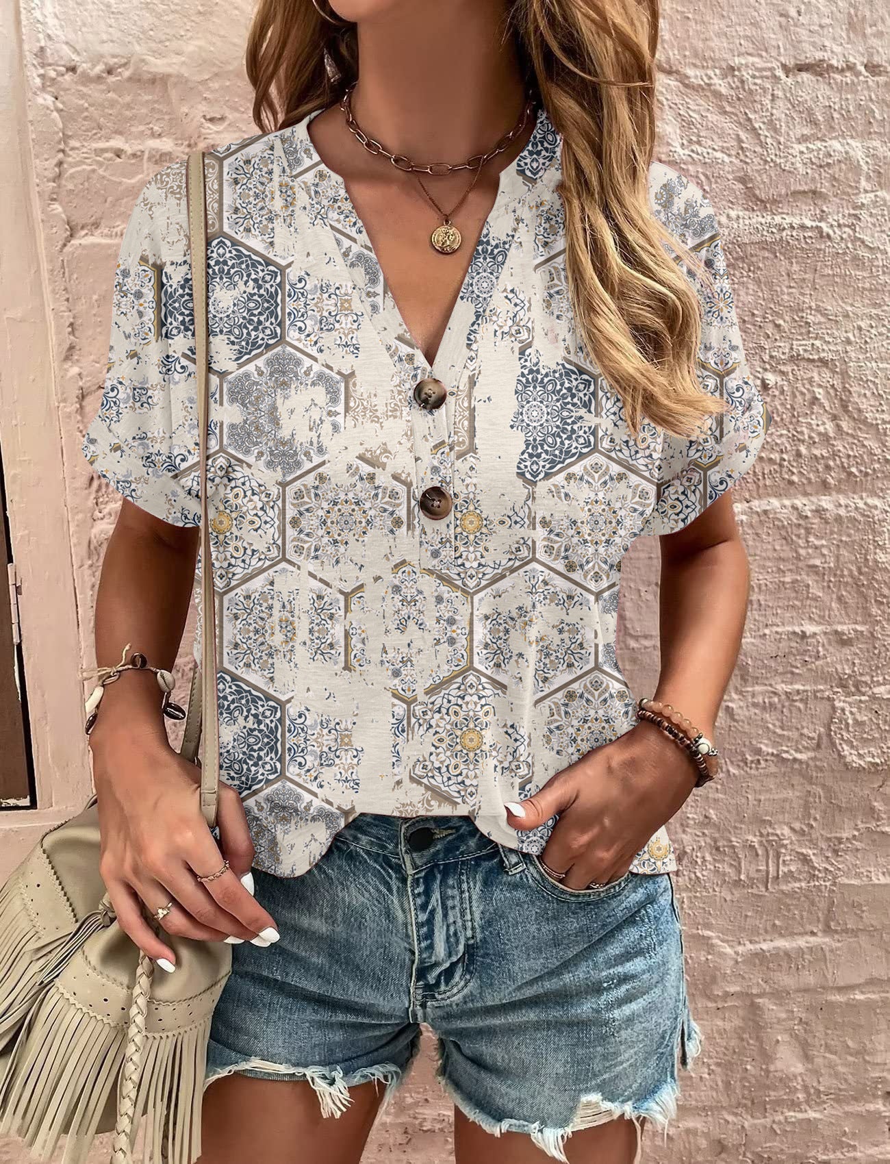 Damen Kurzarm Bluse mit Dekorativem Musterdruck und Knöpfbarem Ausschnitt Heidi-Mode - Image 17