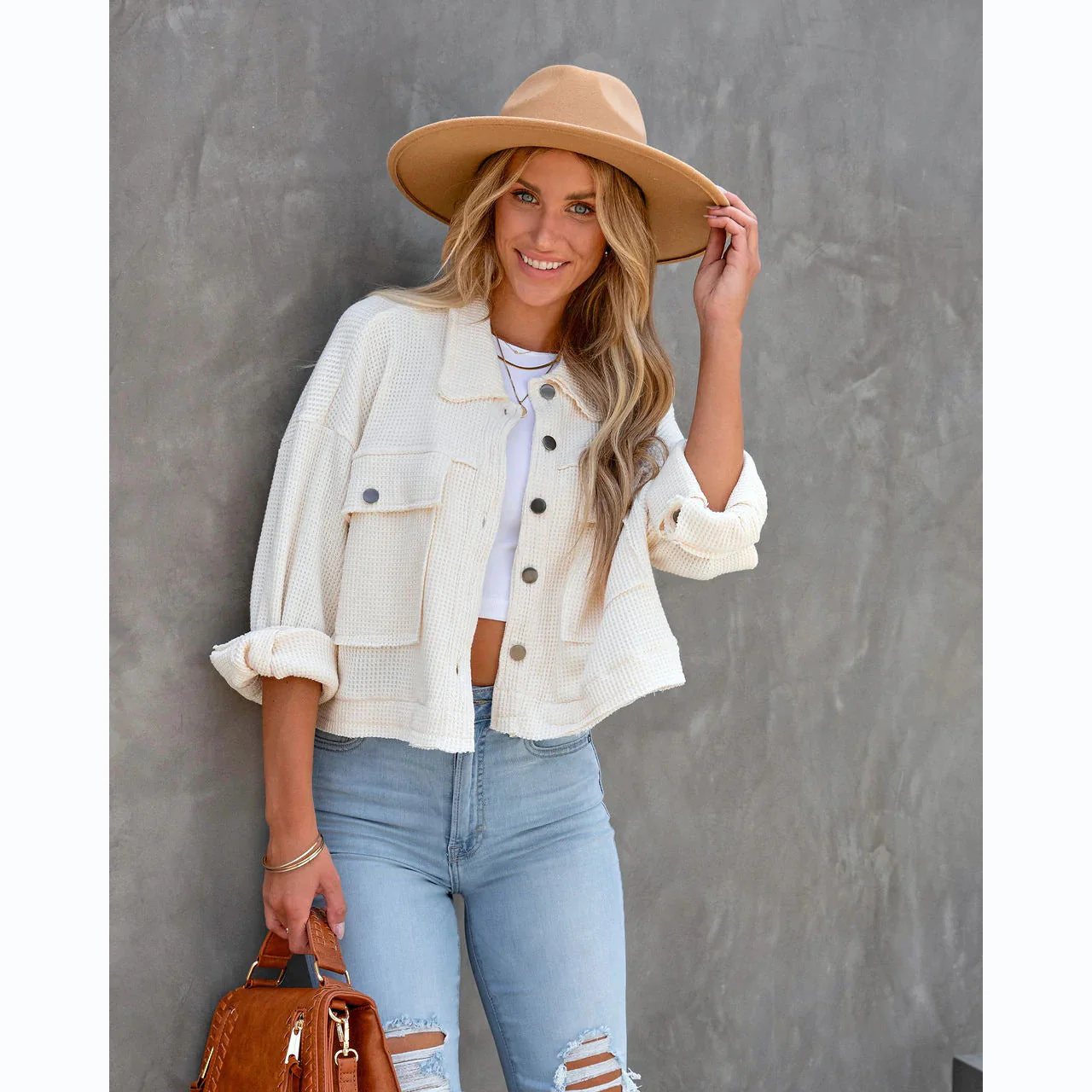 Damen Kurze Jeansjacke mit Lässigem Schnitt und Praktischem Taschen-Design Heidi-Mode - Image 4