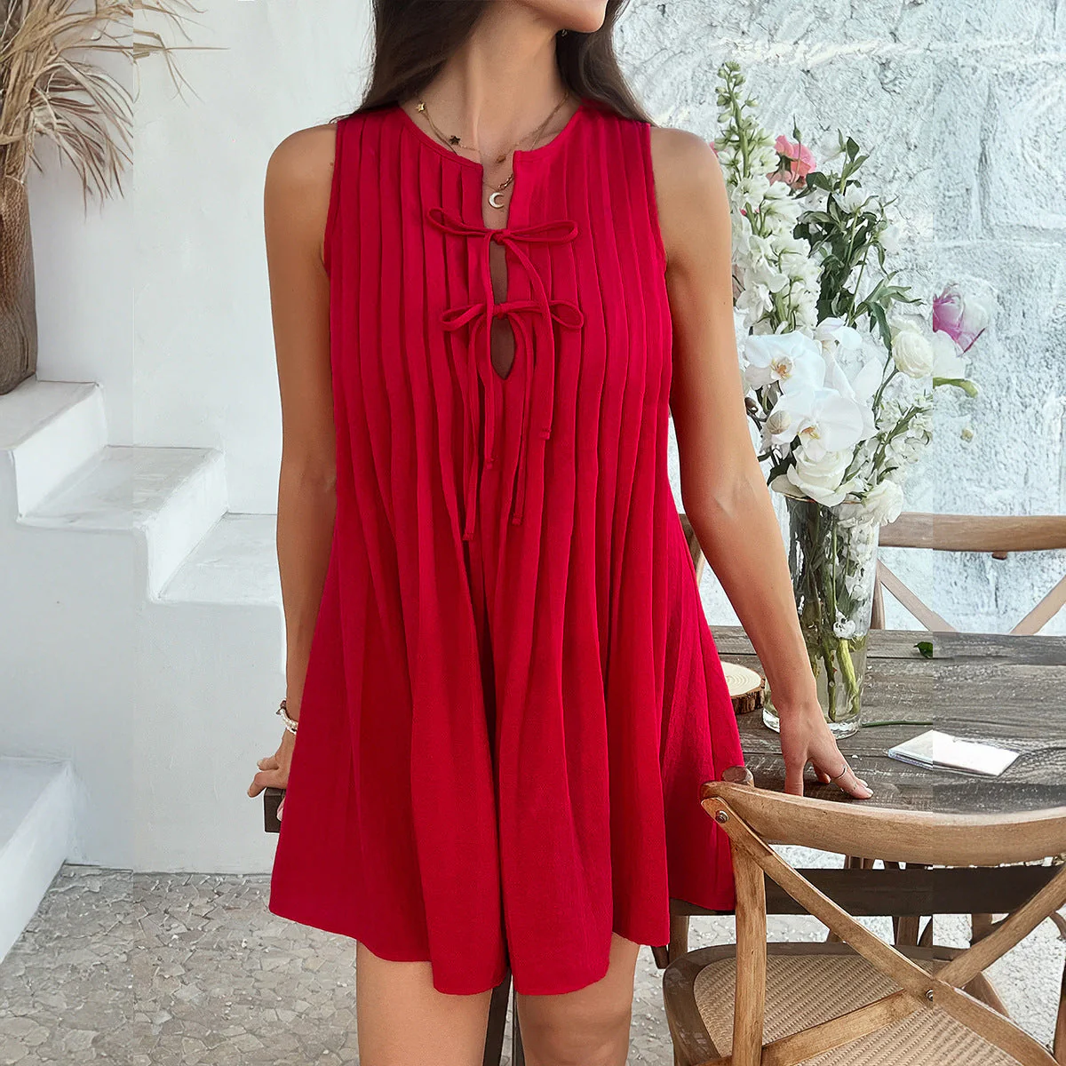 Damen Kurzes Ärmelloses Kleid mit Raffung und Dekorativem Schlüssel-Ausschnitt Heidi-Mode - Image 3