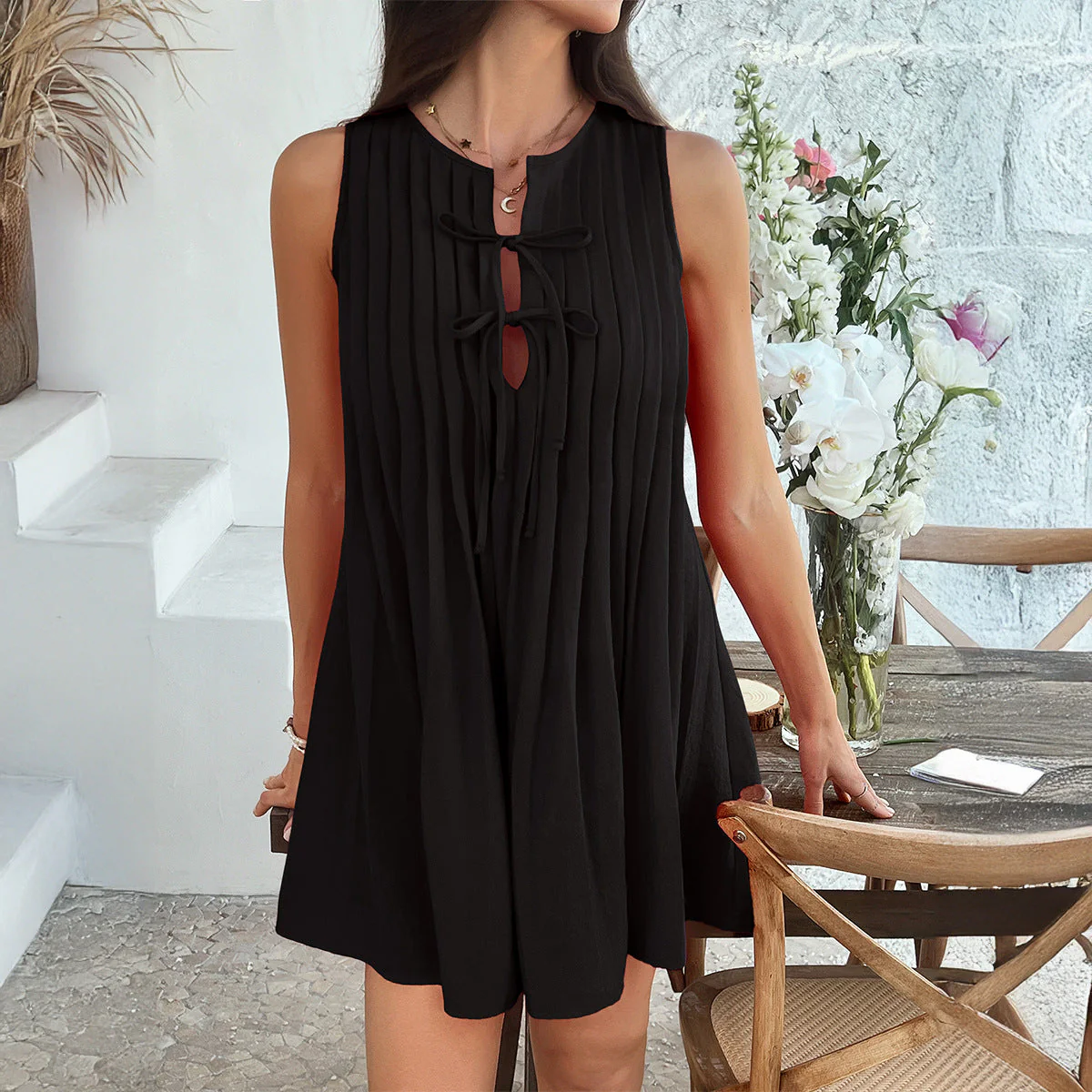 Damen Kurzes Ärmelloses Kleid mit Raffung und Dekorativem Schlüssel-Ausschnitt Heidi-Mode - Image 7