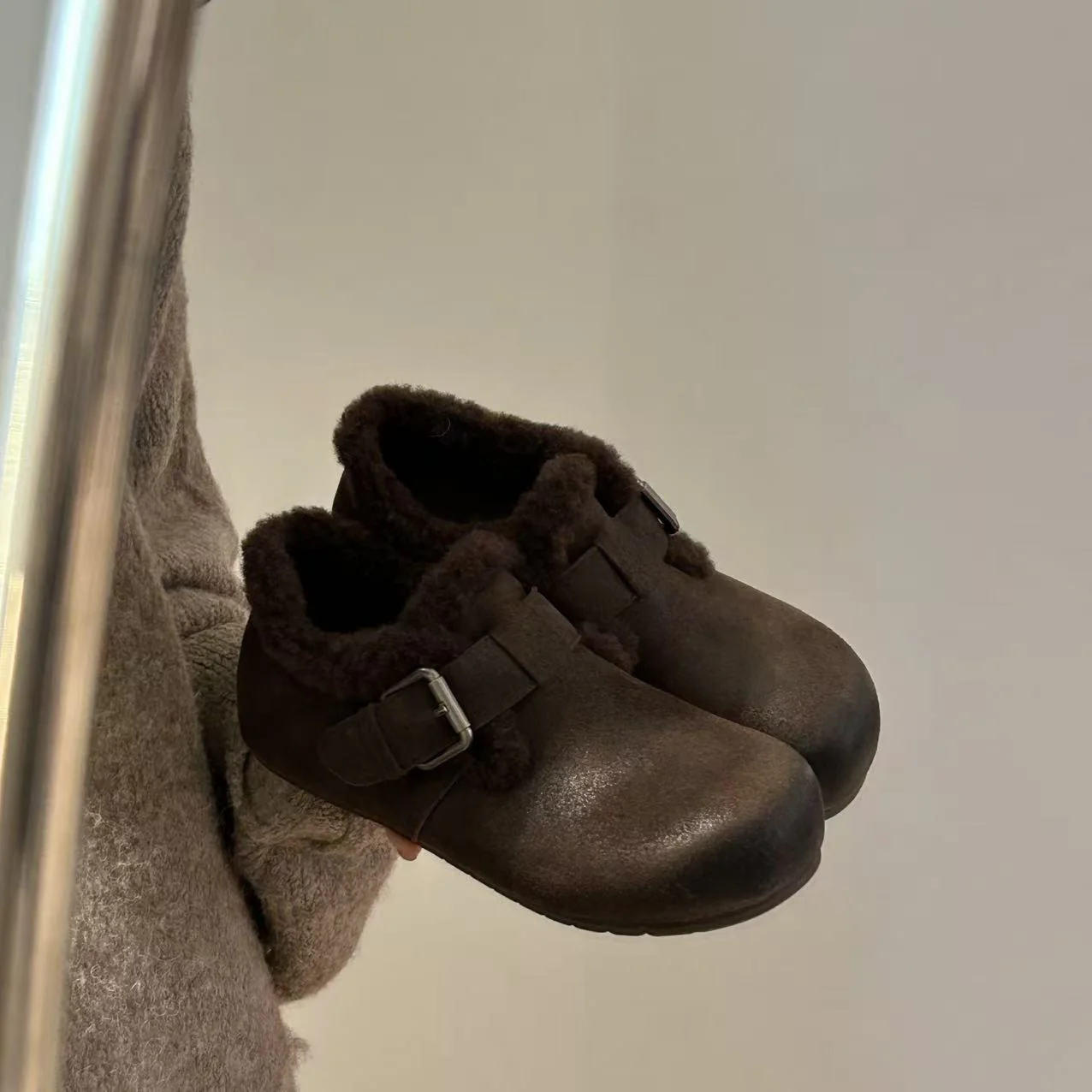 Damen Kuschelige Clogs mit weichem Kunstfell und modischem Schnallen-Design Heidi Mode - Image 7