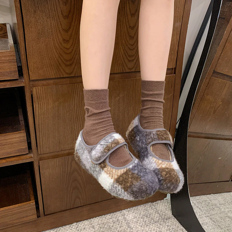 Damen Kuschelige Hausschuhe mit verstellbarem Riemen und weichem Innenfutter Heidi Mode - Image 6