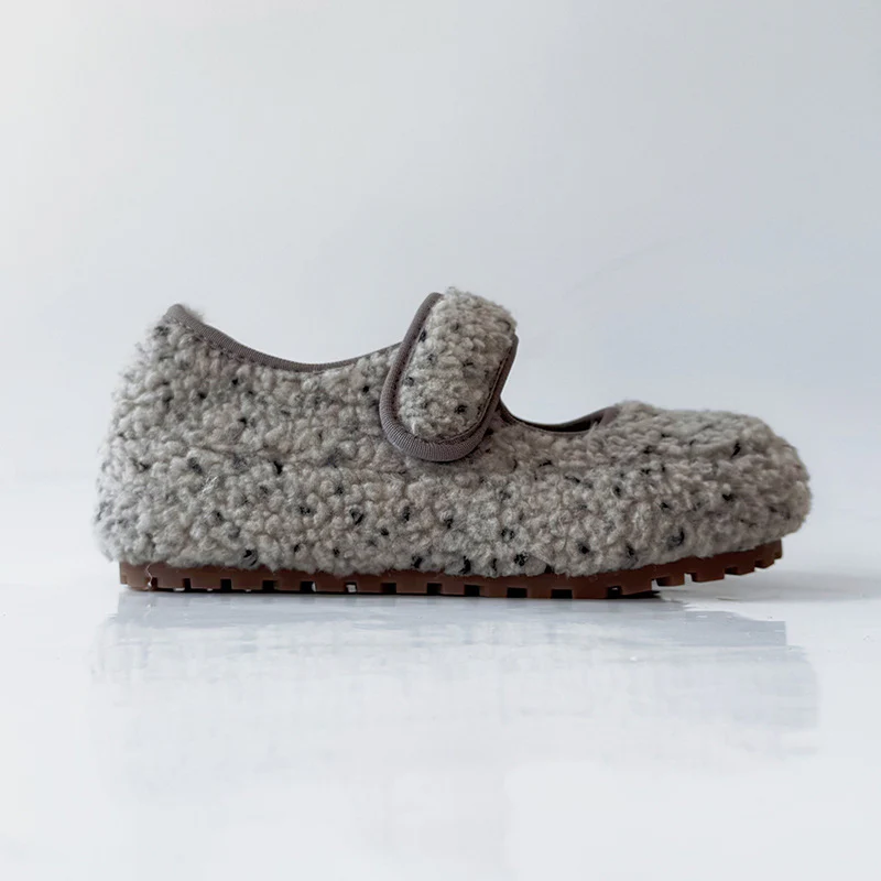 Damen Kuschelige Hausschuhe mit verstellbarem Riemen und weichem Innenfutter Heidi Mode - Image 4