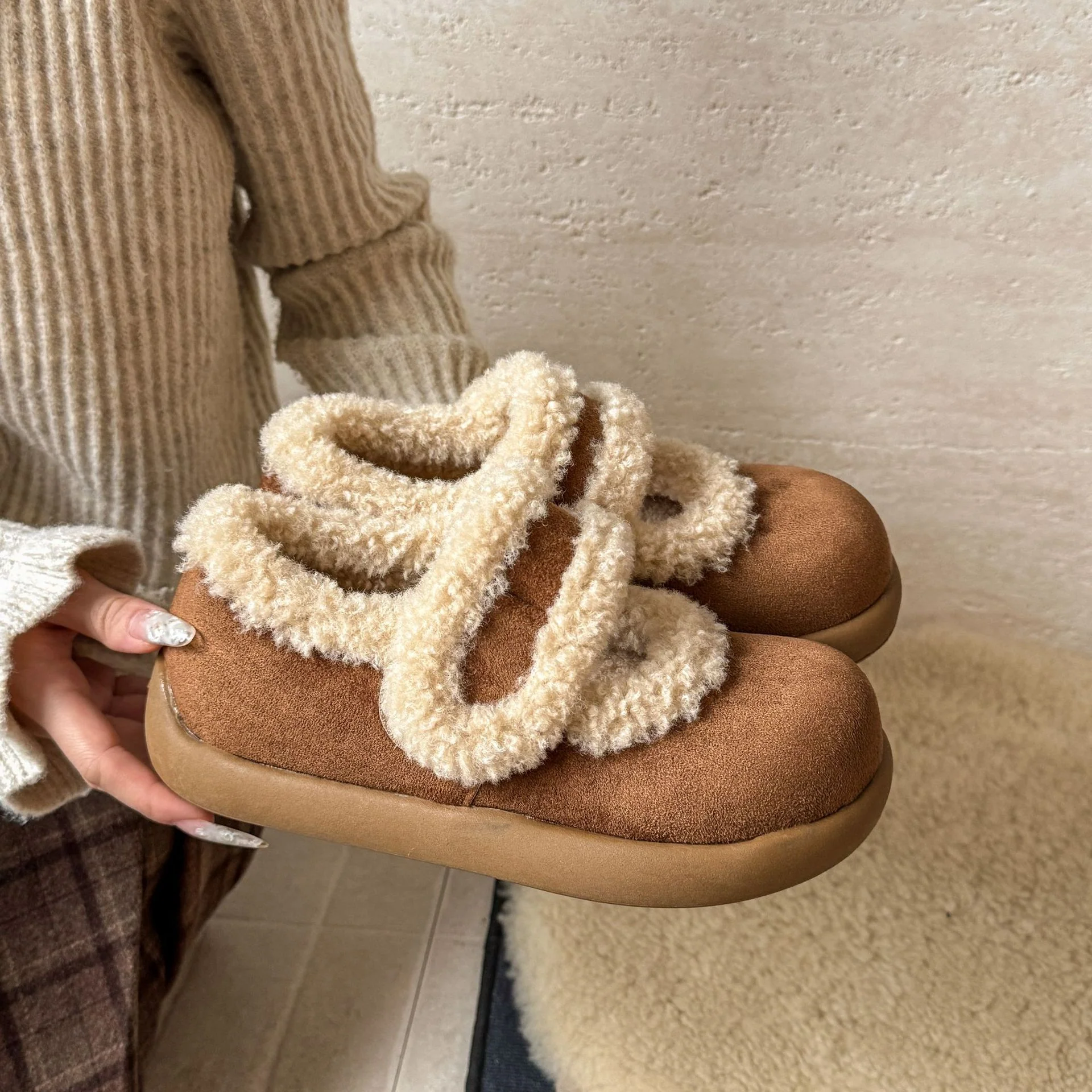 Damen Kuschelige Hausschuhe mit warmem Futter und verstellbarem Riemen Heidi Mode - Image 2