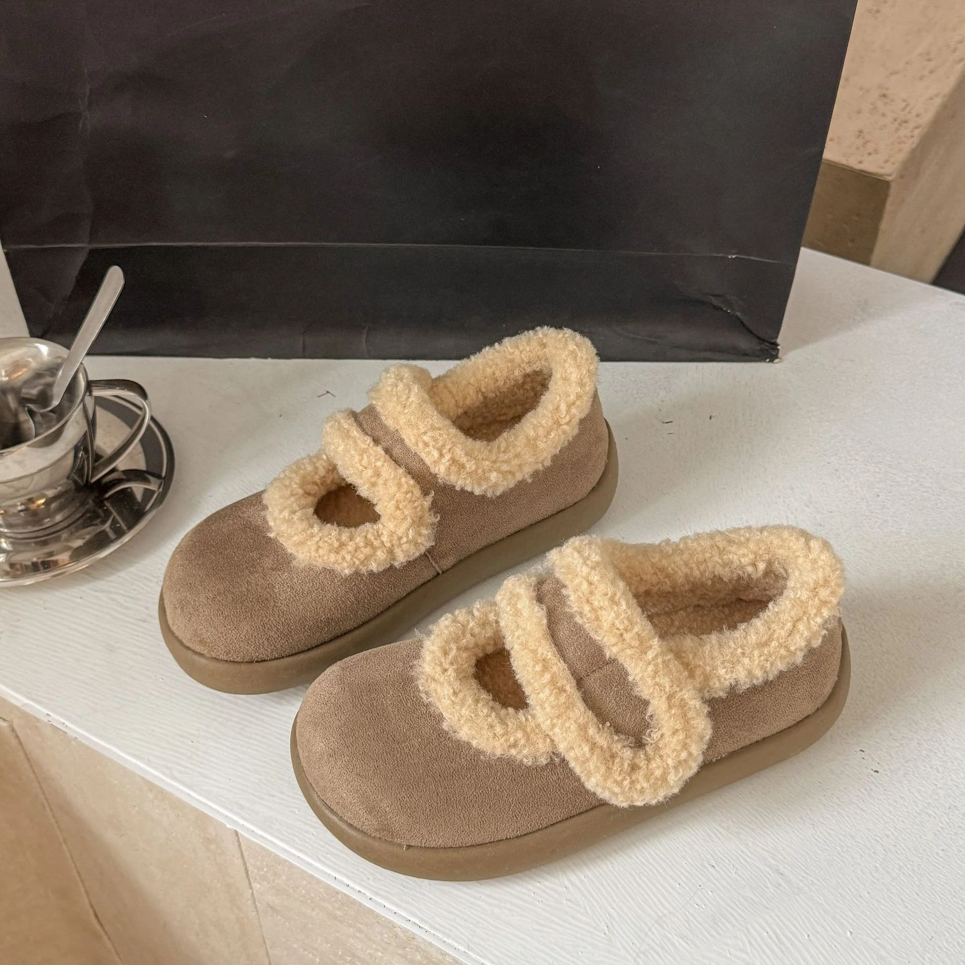 Damen Kuschelige Hausschuhe mit warmem Futter und verstellbarem Riemen Heidi Mode - Image 6